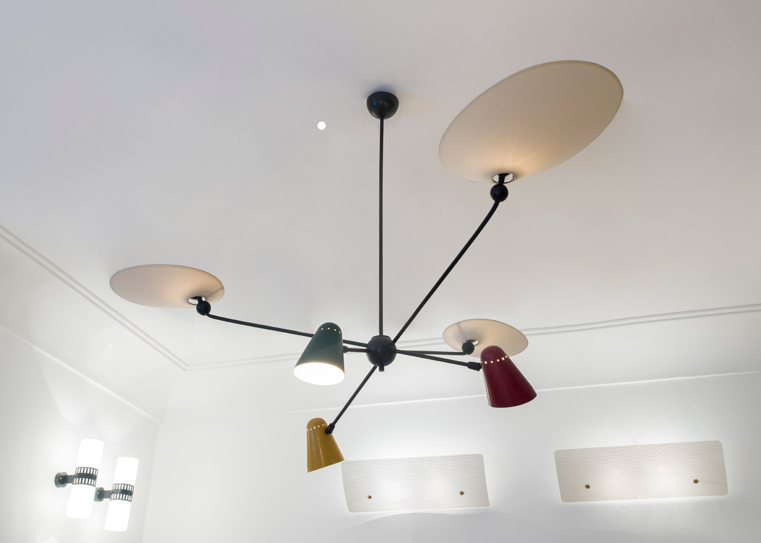 战后法国照明设计展亮相伦敦，解读 50 年代设计亮点-0