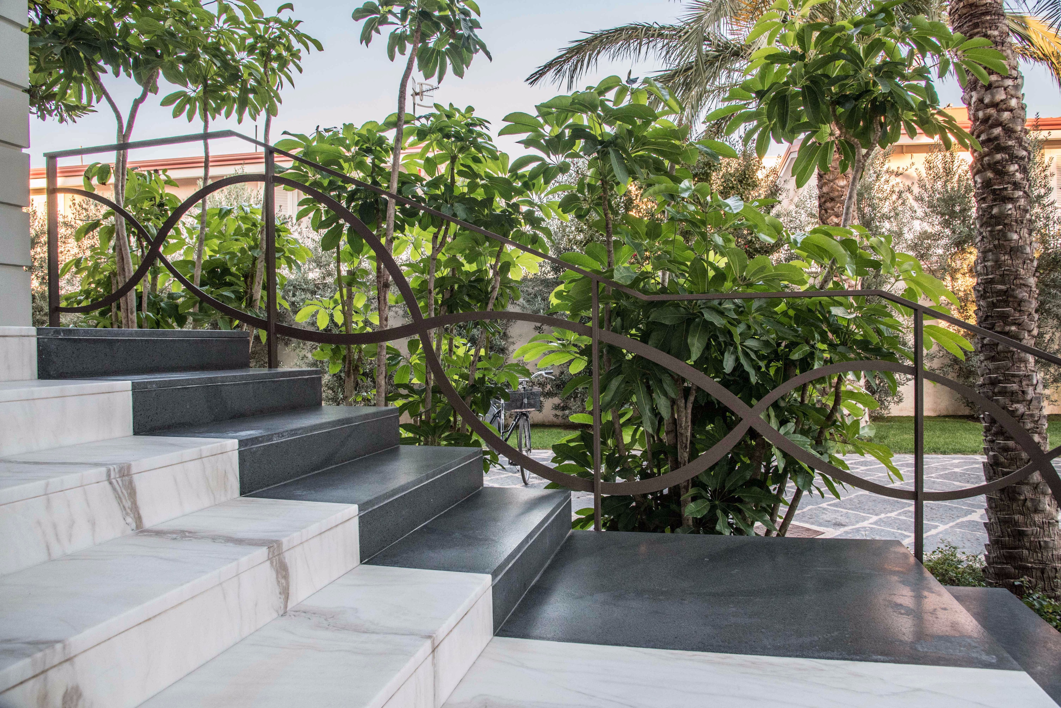 私人住宅花园设计，光影交错打造独特空间-17