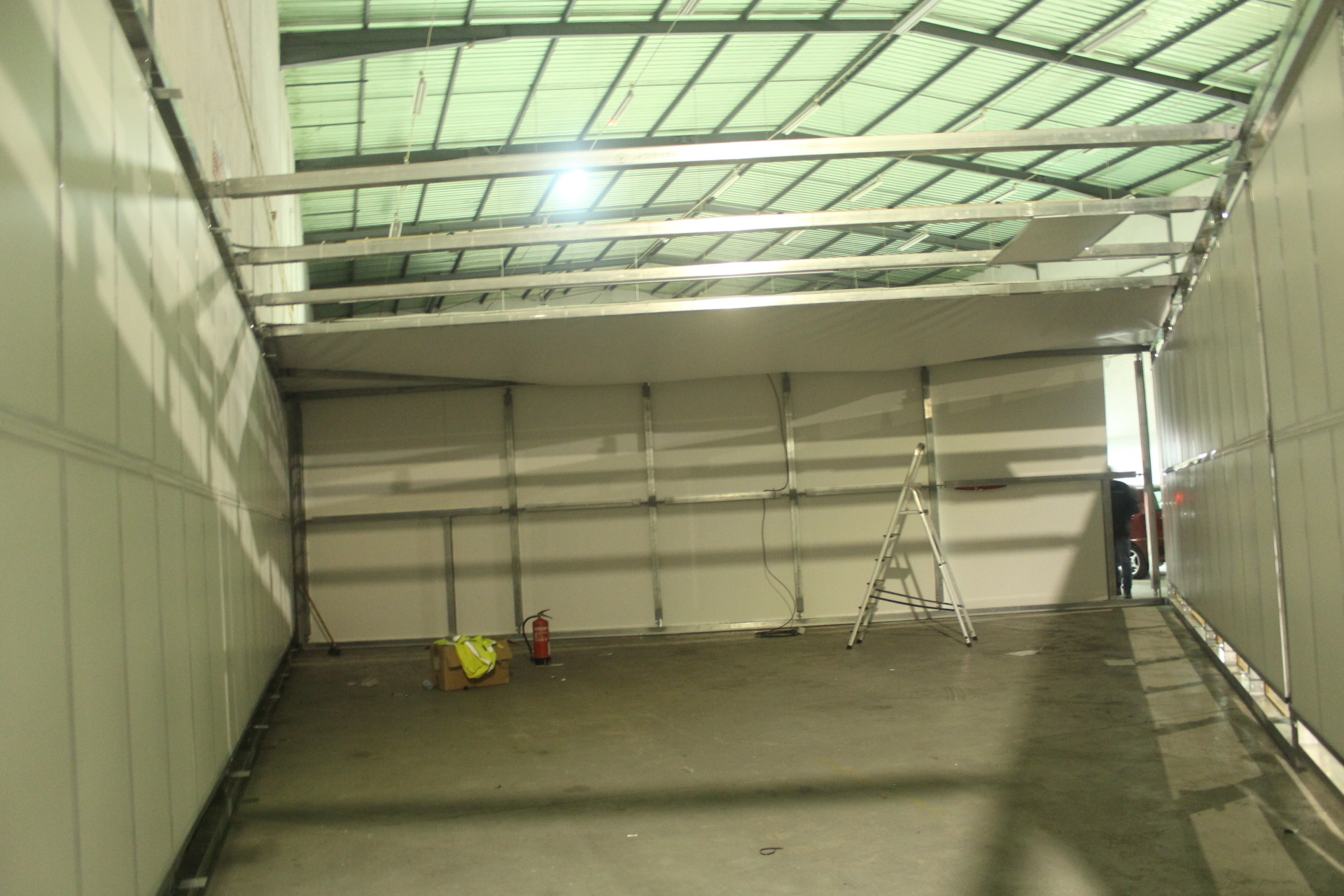 葡萄牙汽车展示厅的快速装配照明设计-11