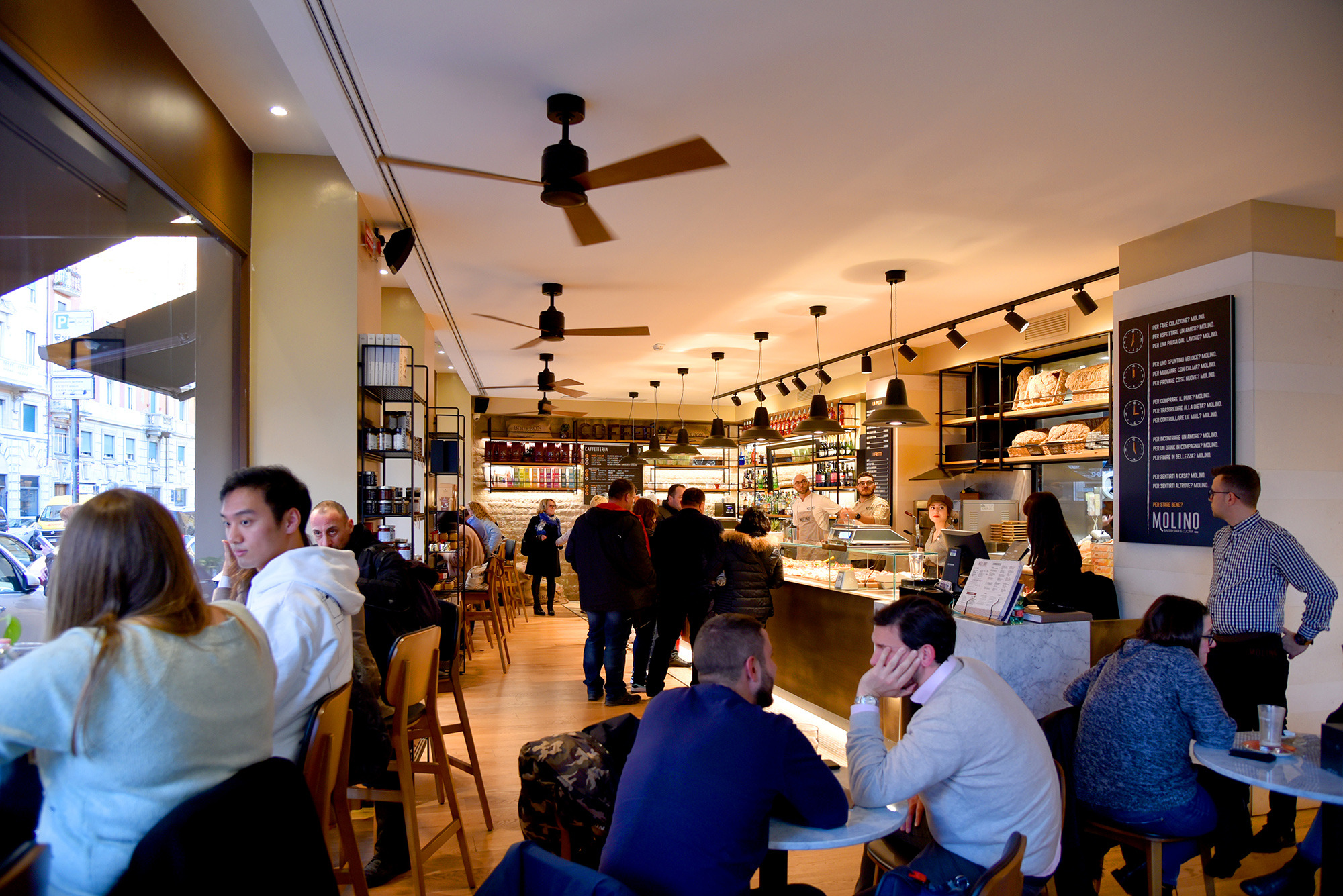 罗马 Molino 烘焙坊,温馨意式空间-7