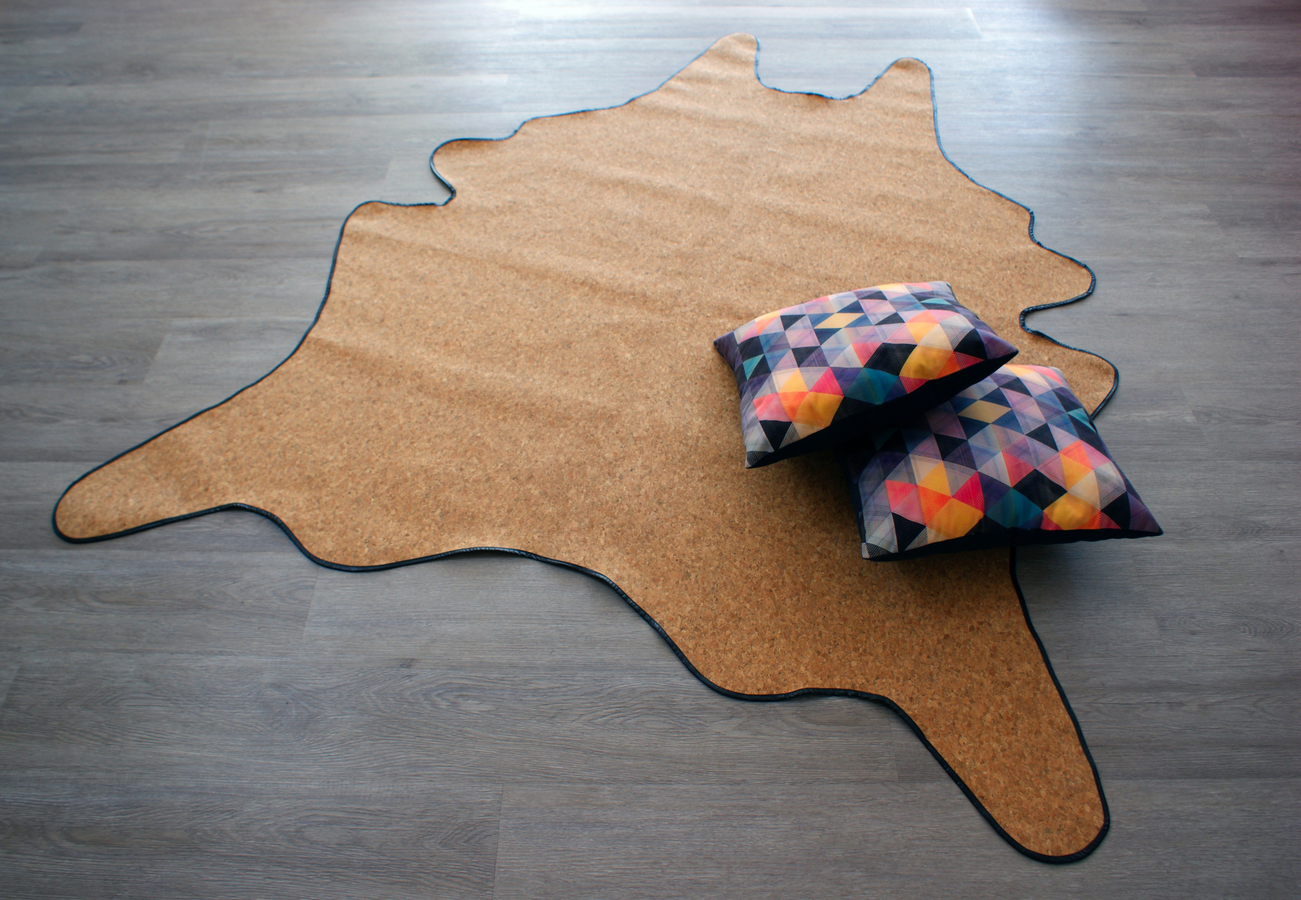 VEGAN 牛皮质地地毯-16