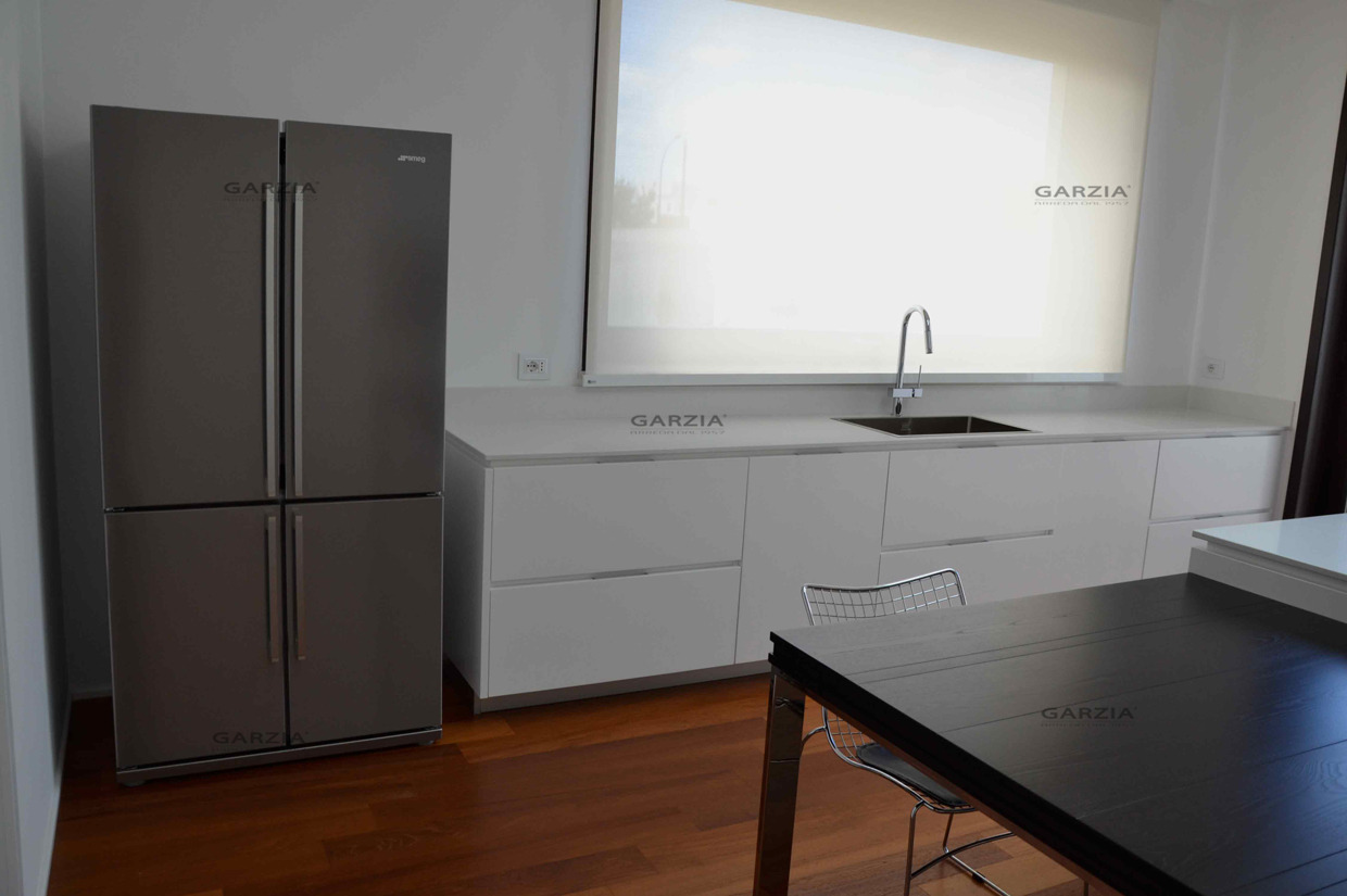 严苛现代厨房，木纹质感白橡木开放式厨房台面-7