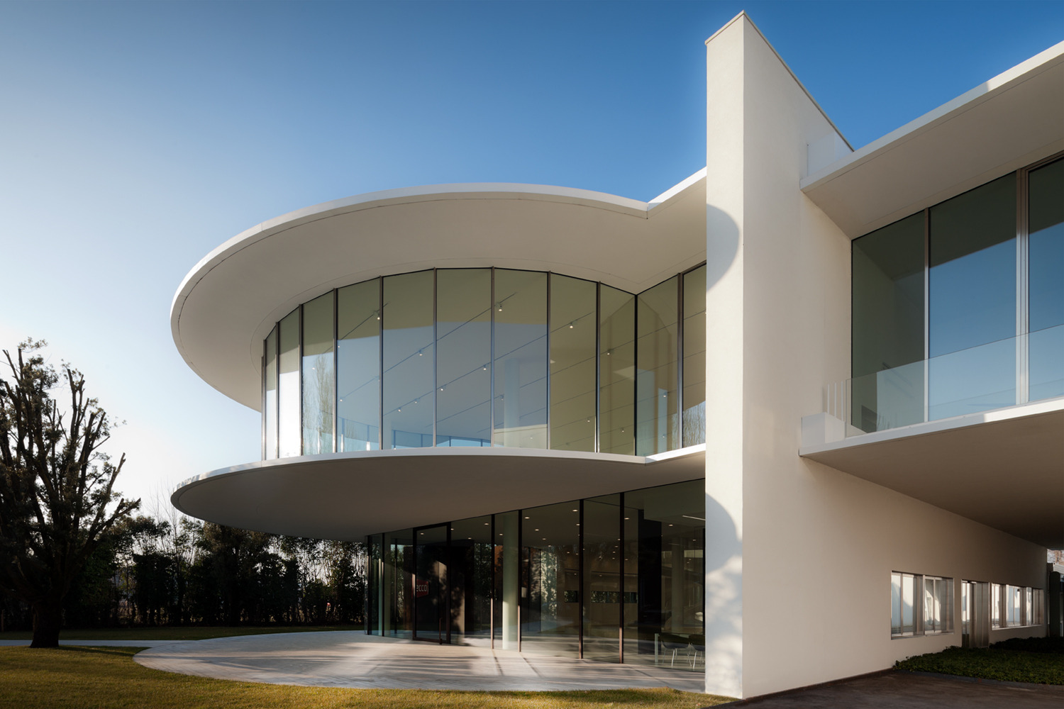 意式风格的 Secco Sistemi 总部办公空间设计-9