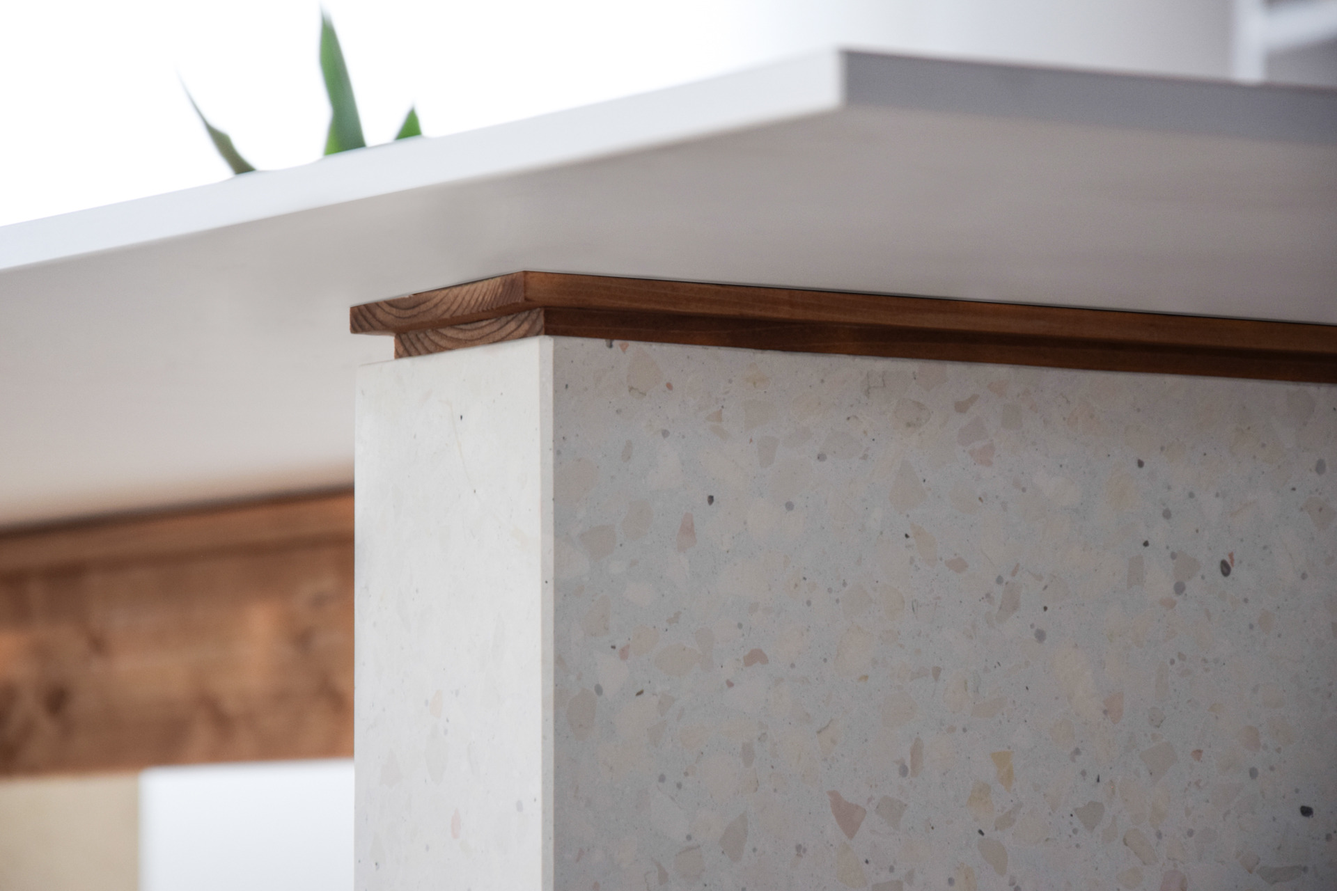 极简纯白桌子设计-5