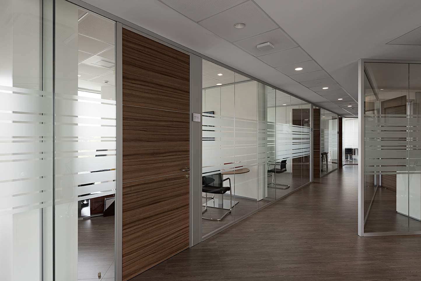 重塑办公空间典范 · 米兰某办公楼翻新-28
