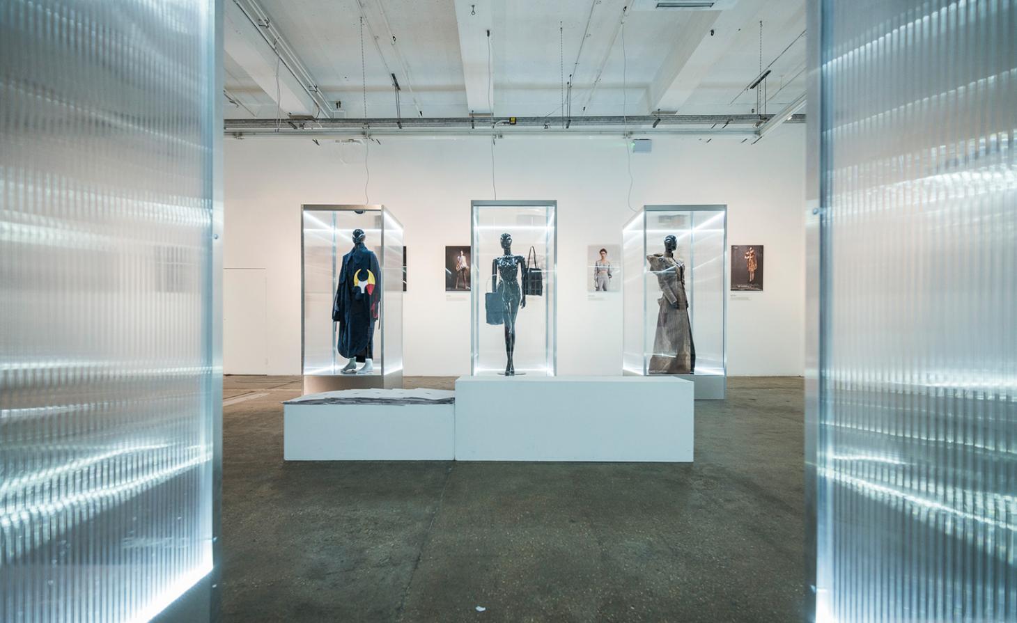 意大利制造,英国设计 | 阿尔坎塔拉的时尚突破-1