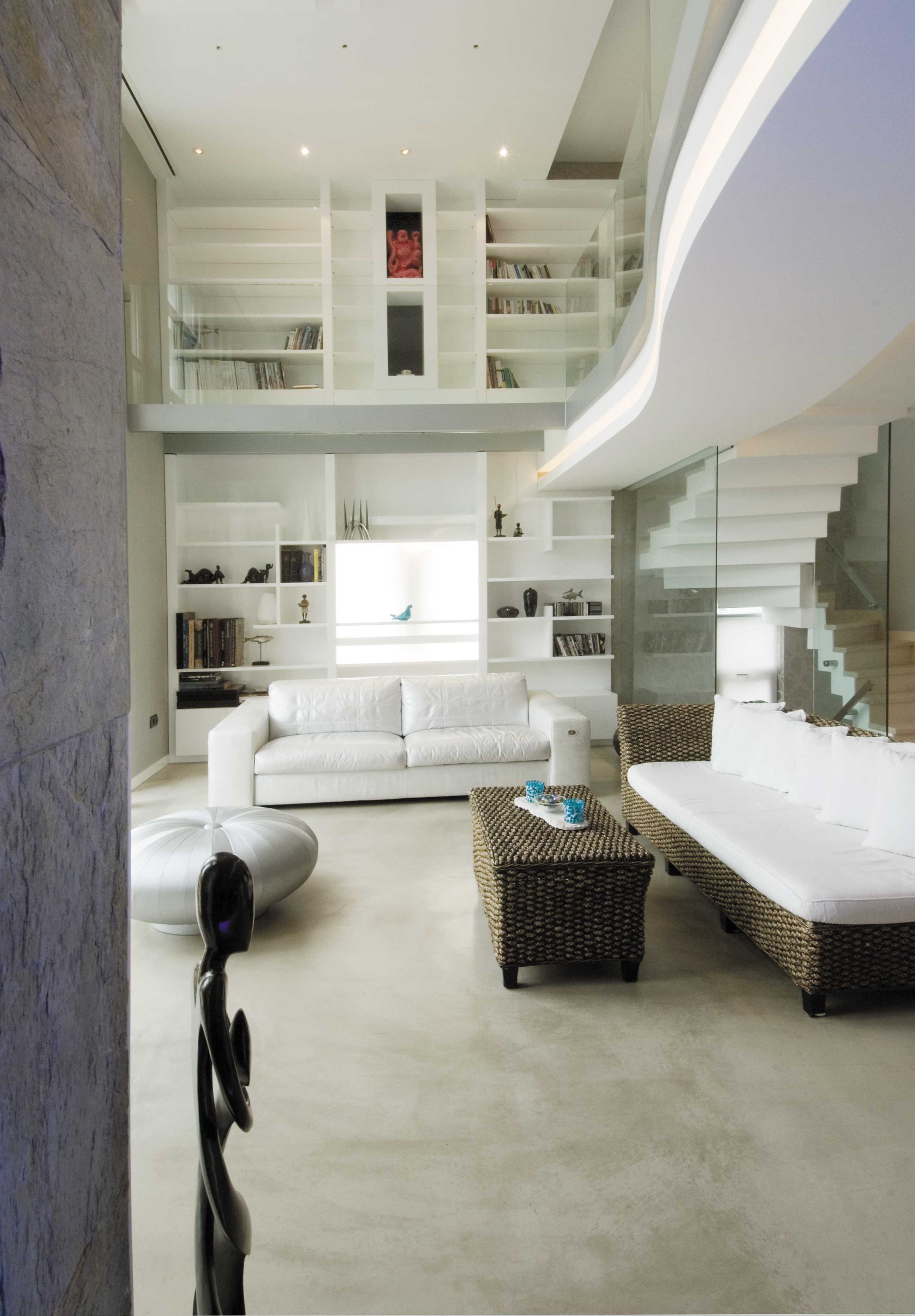 定制家具与自然融合的山间别墅设计-1