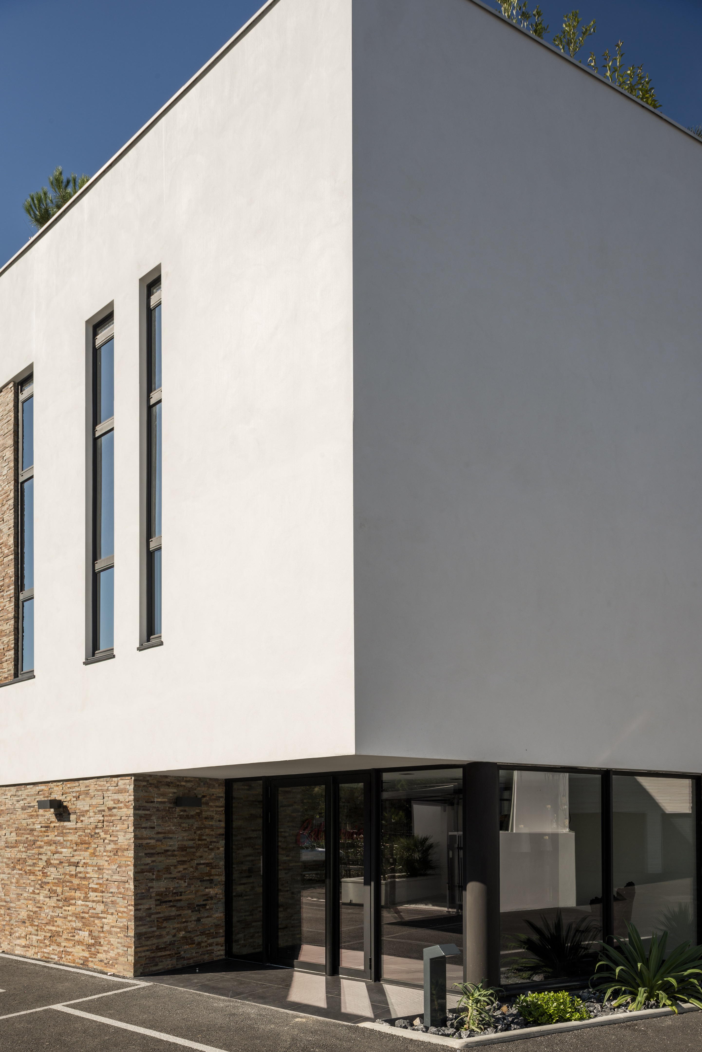 法国安吉特海滨公寓与办公建筑-20