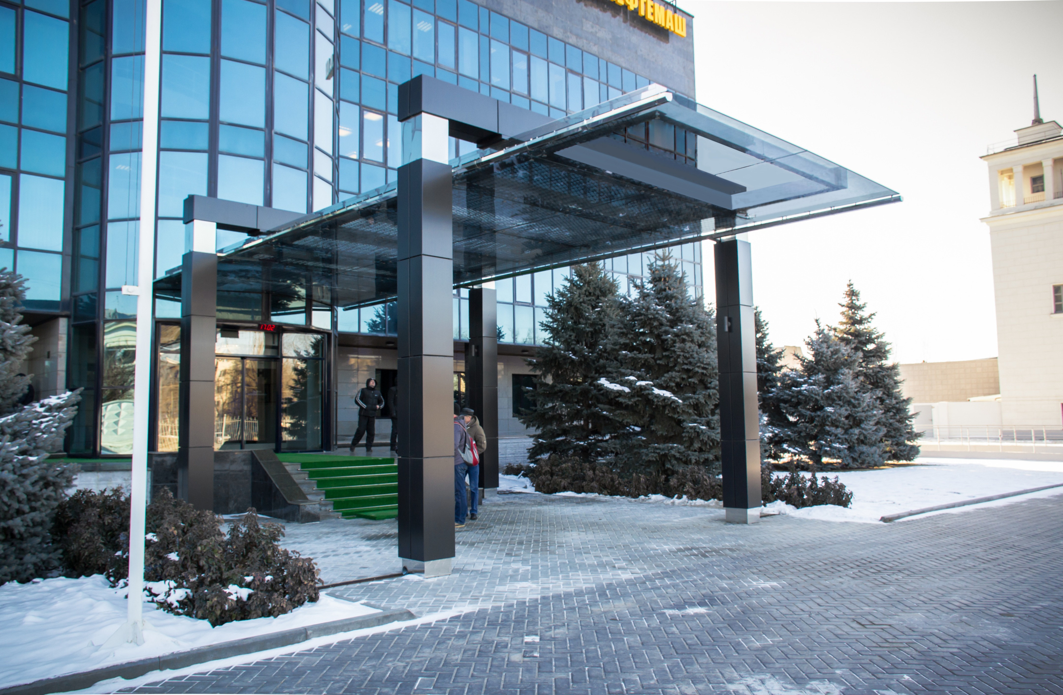 立体互动的工厂建筑设计-1