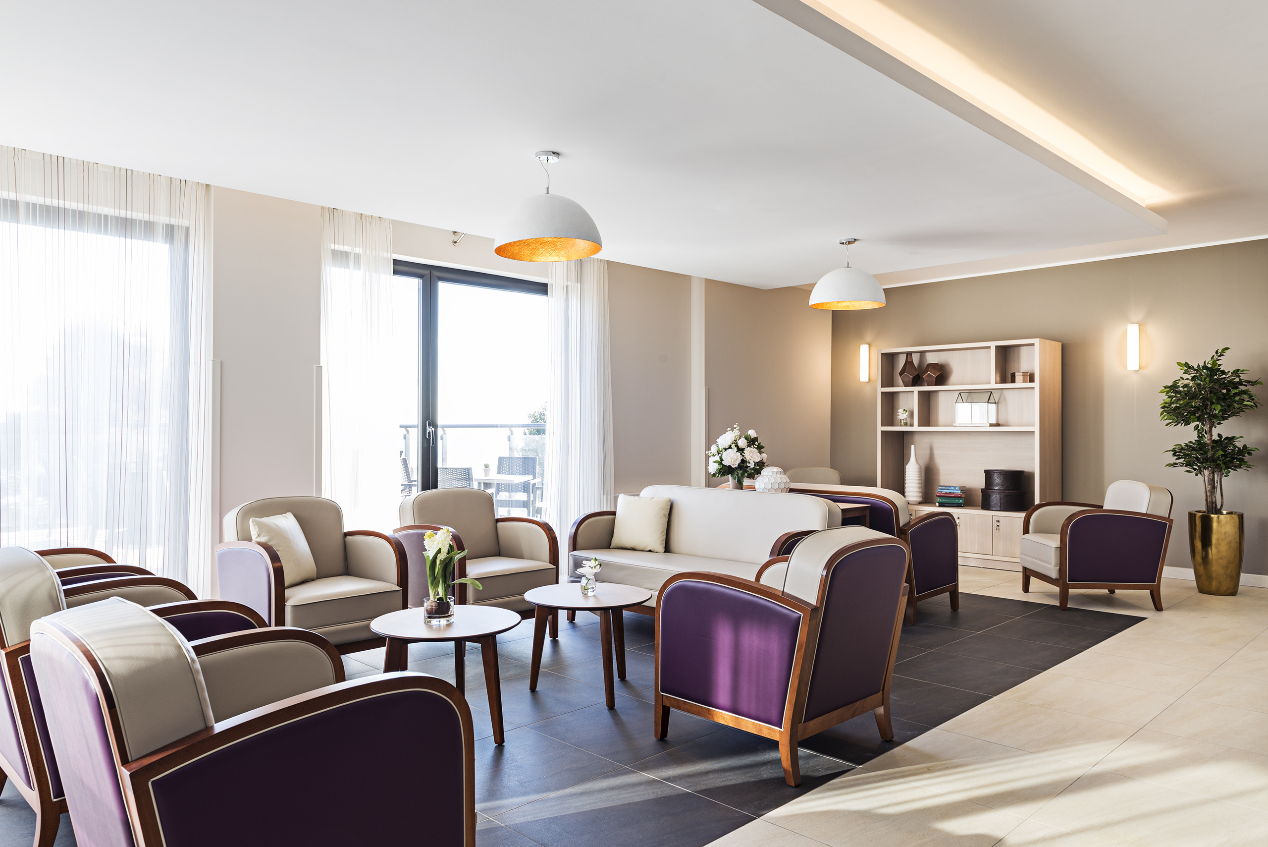 位于贝尔吉拉特小镇的一座可以俯瞰马焦雷湖的山上-2