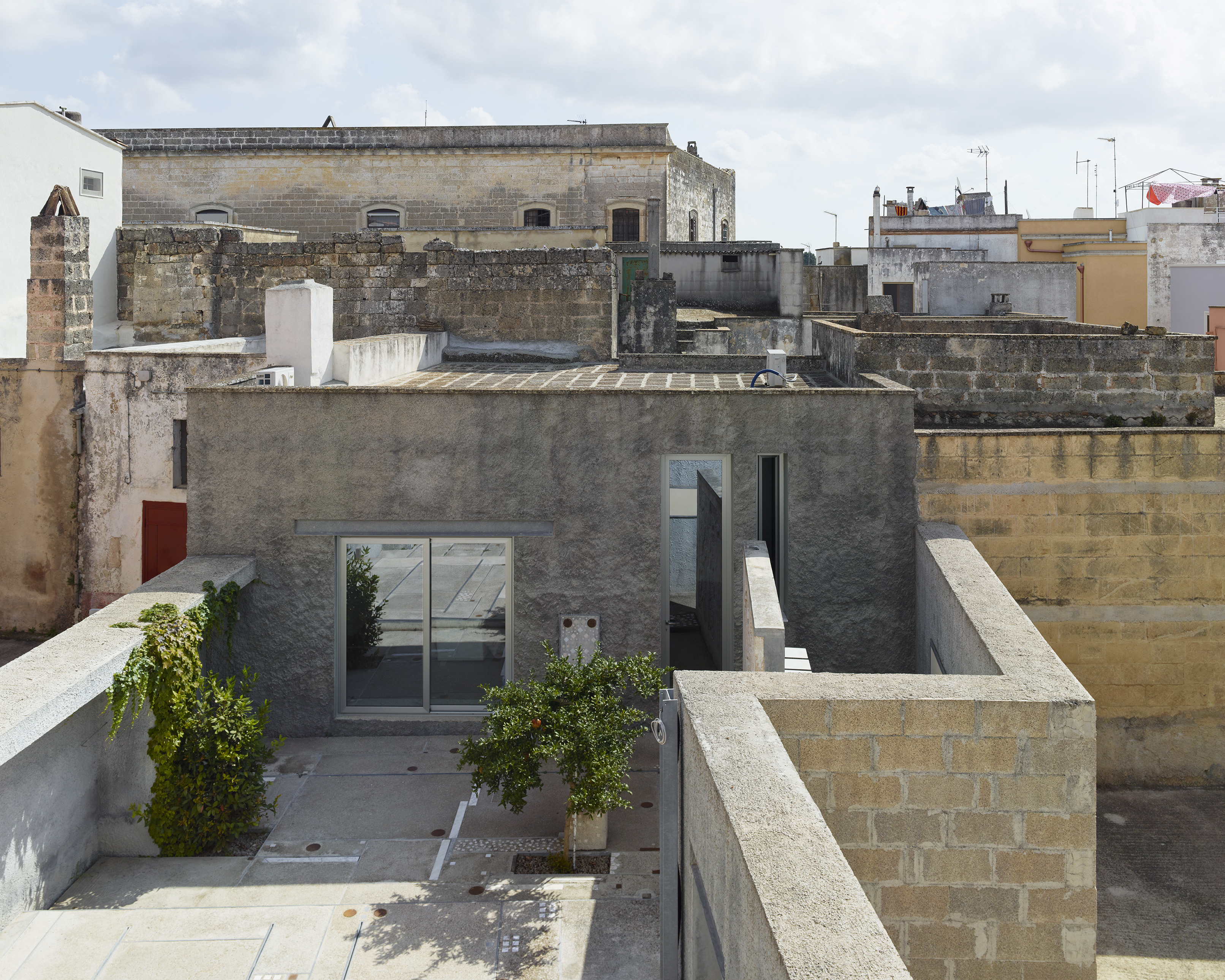 经典与现代并融，Kiasmo 总部室内设计-10