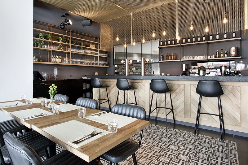 波兰餐厅 Motlava 的现代设计-9