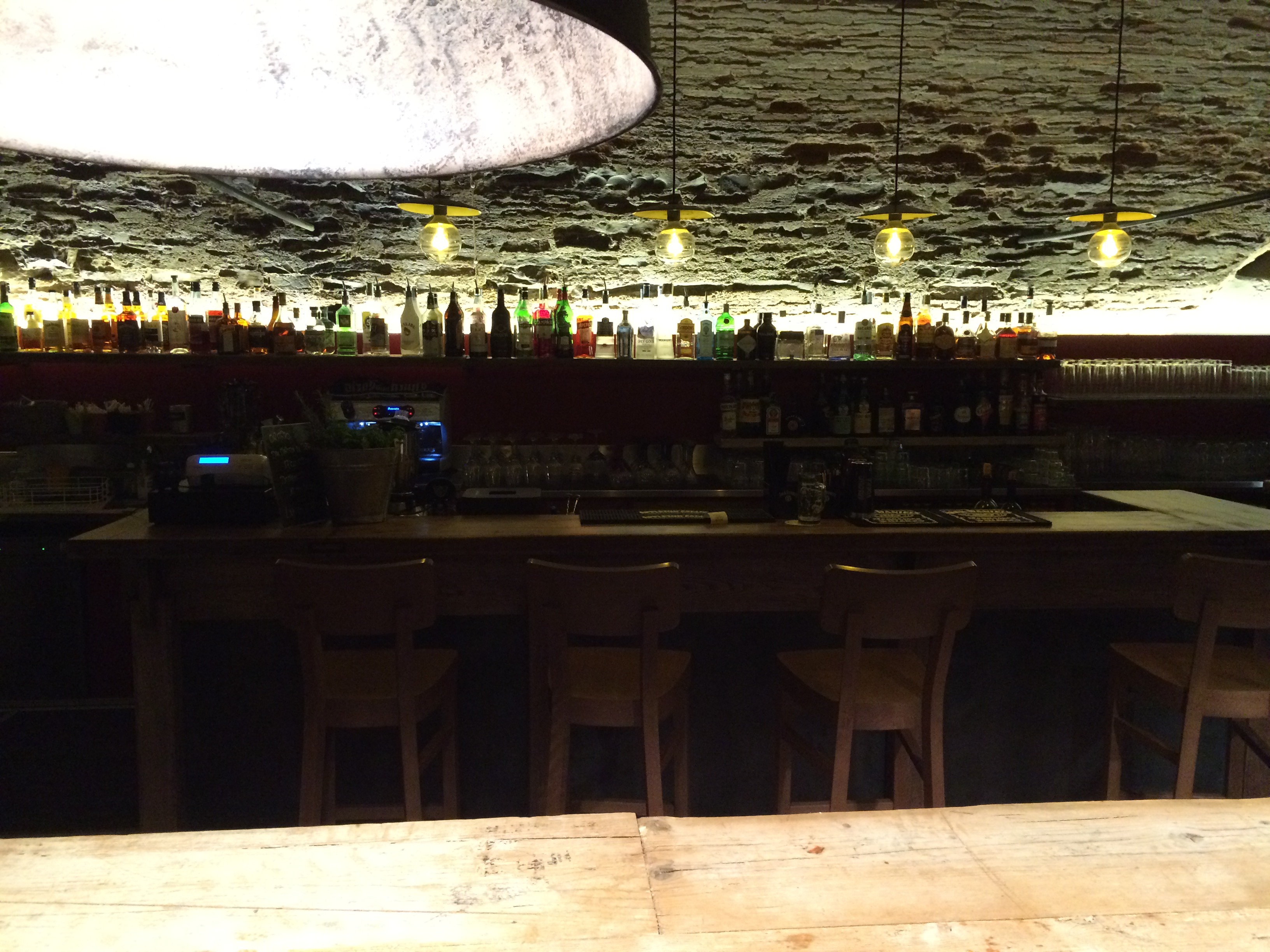 地窖酒吧“Dal Lendar”的复古与现代融合设计-13