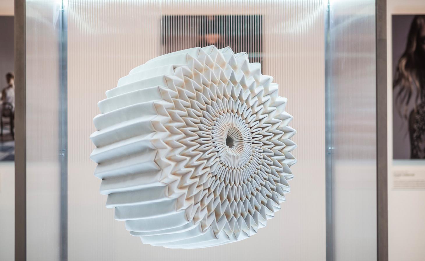 意大利制造,英国设计 | 阿尔坎塔拉的时尚突破-8