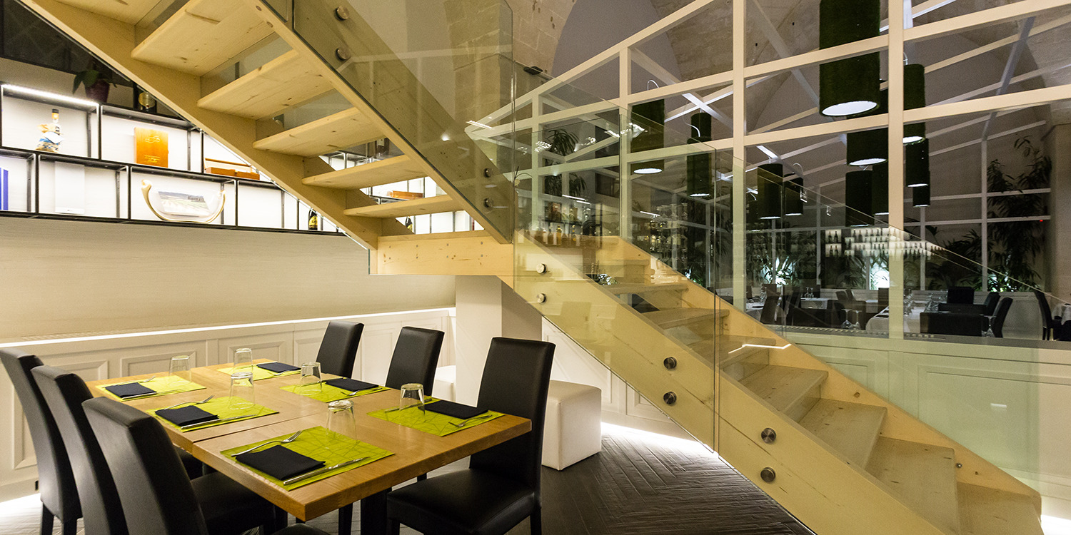 旧工厂变身高雅现代餐厅-11