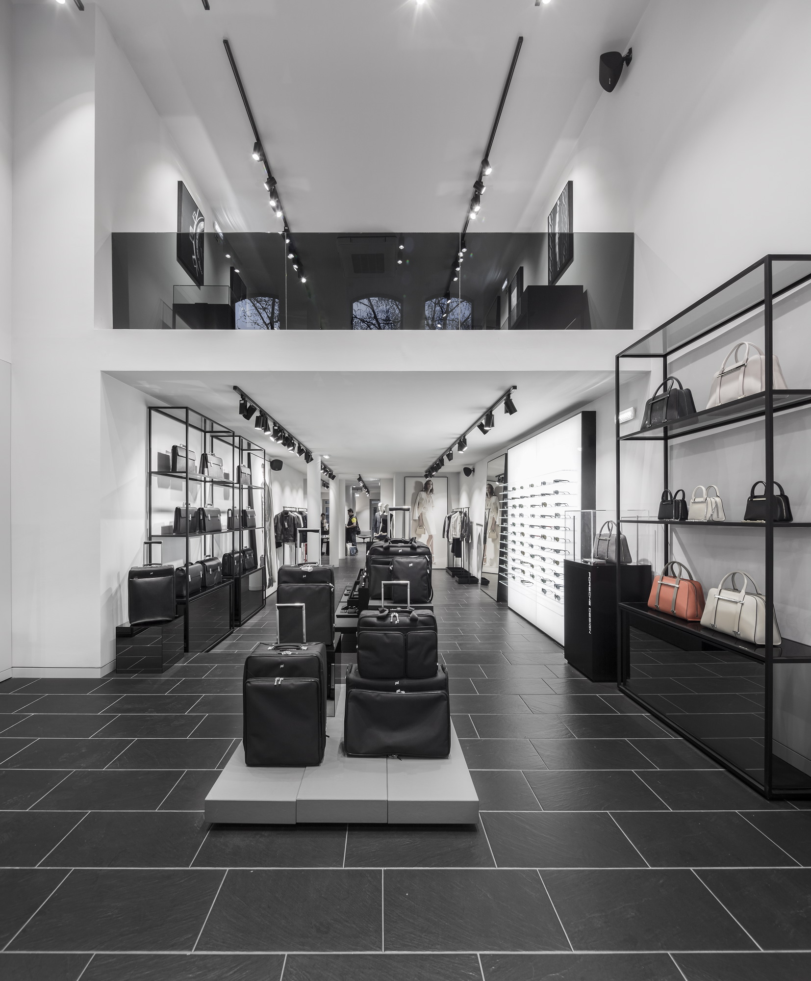 Porsche Design 打造豪华购物空间-1