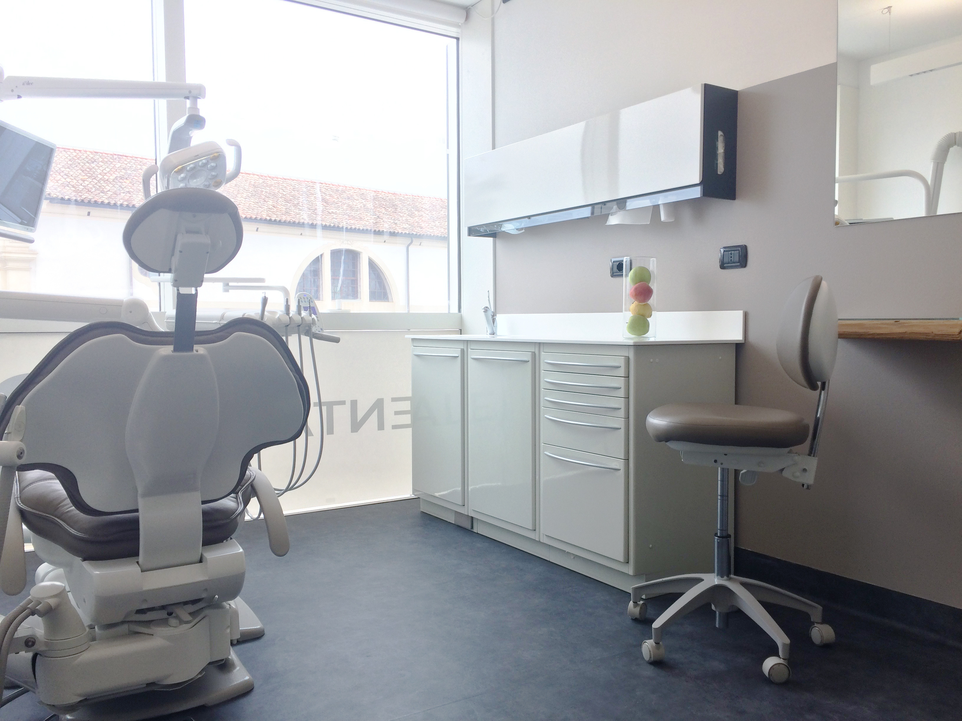 2017 年威尼斯新牙科诊所设计 | 舒适与专业的完美结合-28