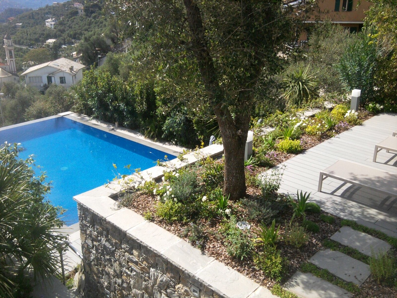 2014 年意大利利古里亚海滩泳池设计-3