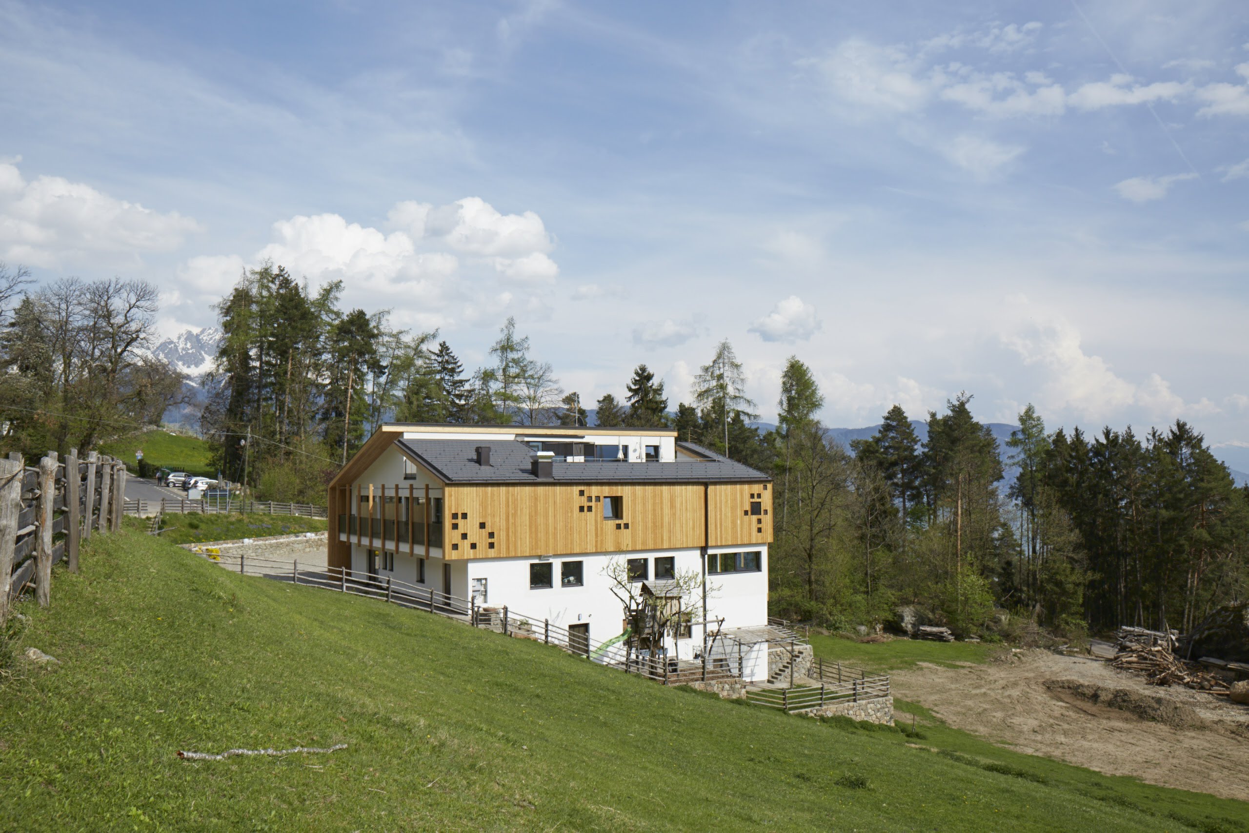 高山上的豪华餐厅-19