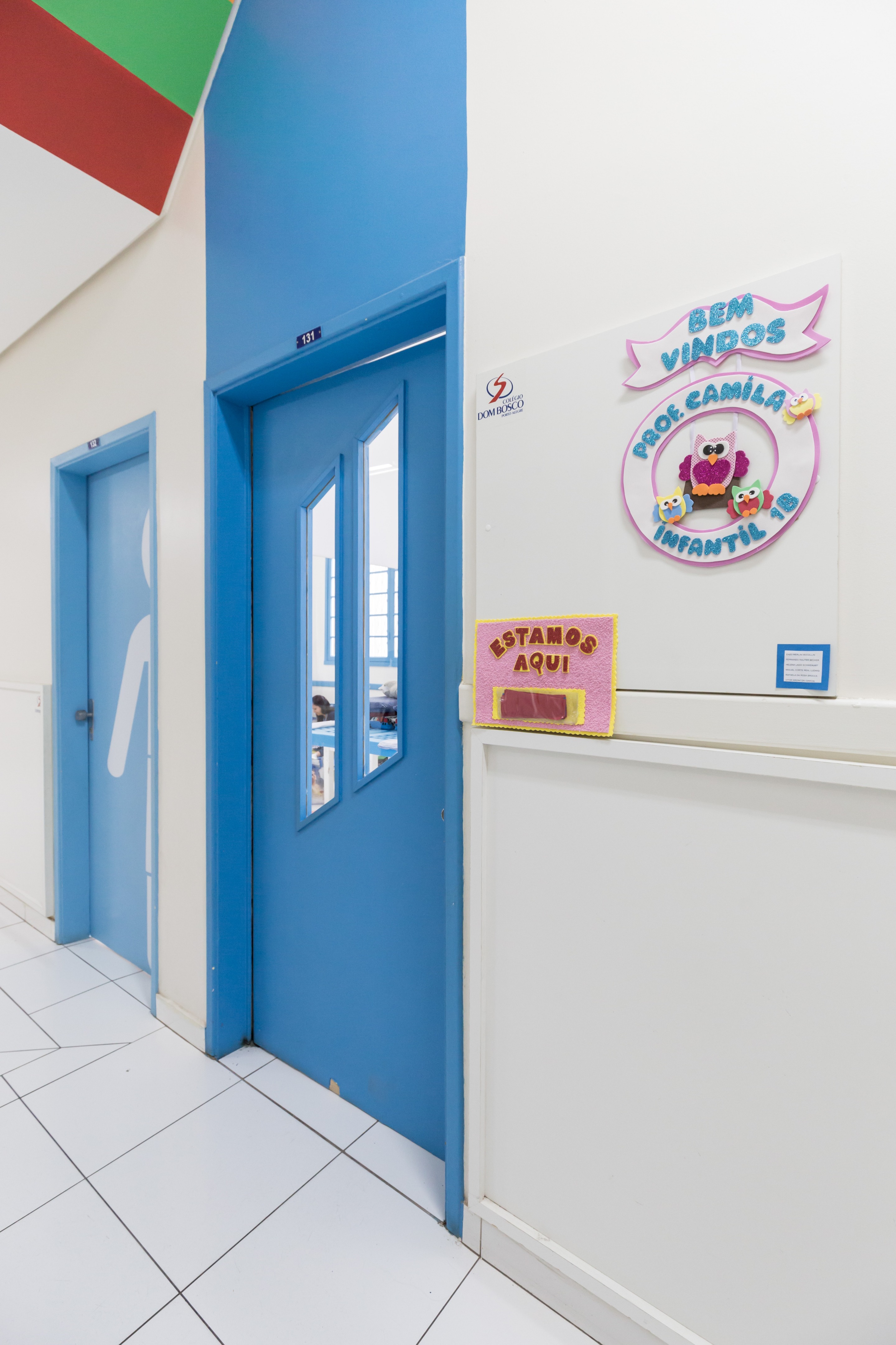 巴西幼儿园色彩斑斓的空间设计-17