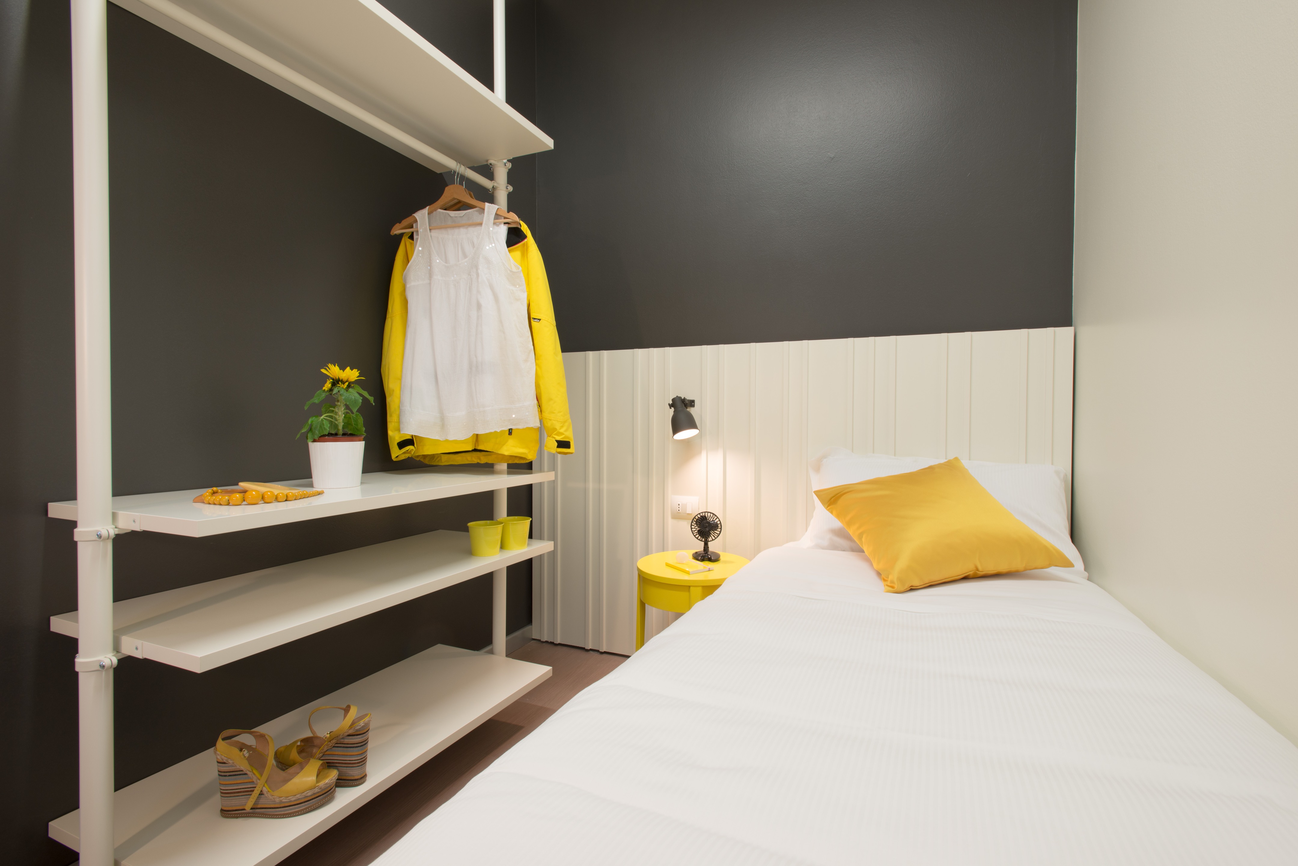 年轻活力,低成本创意的酒店客房设计-14