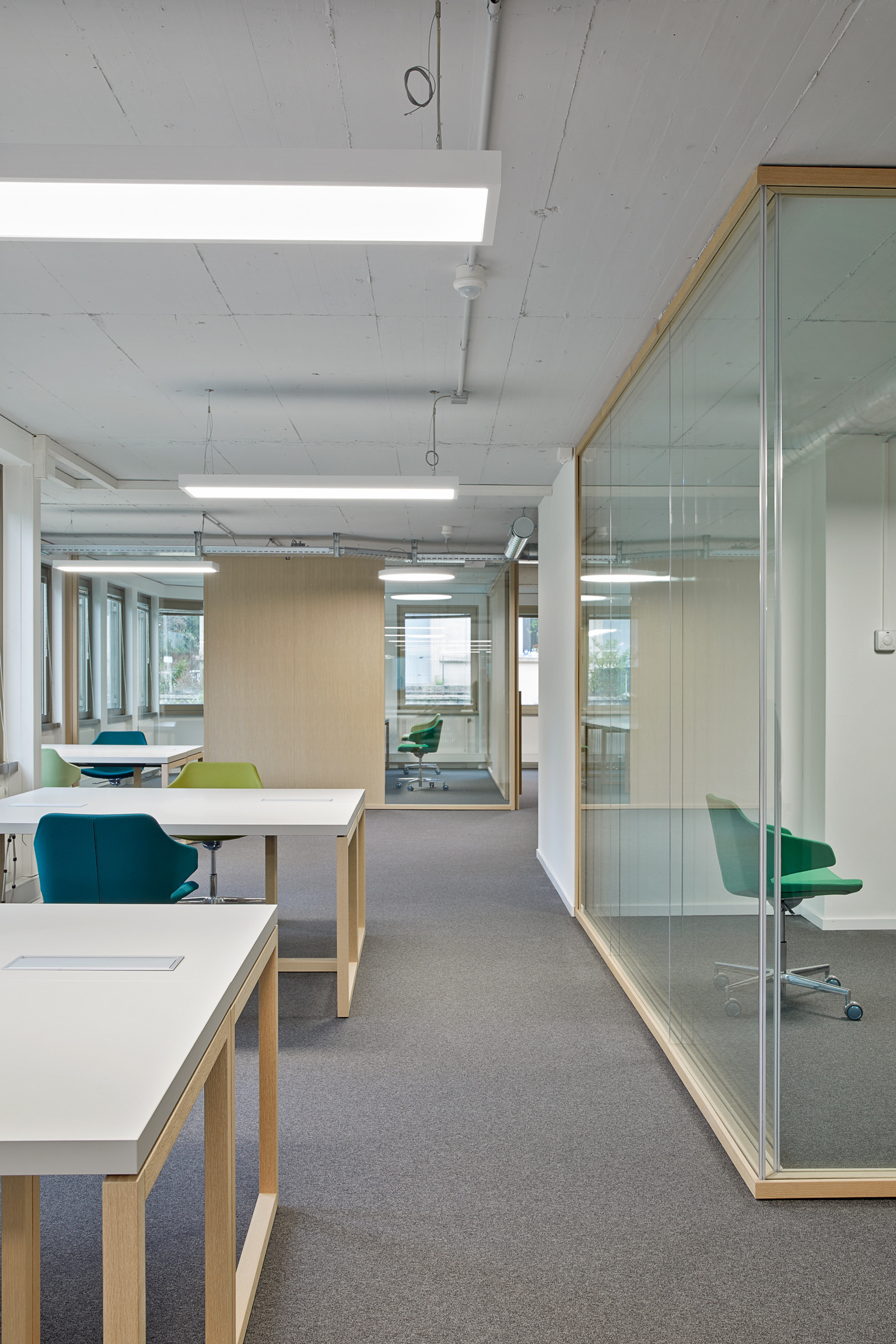 瑞士 Mel 建筑事务所打造“开放科学”办公空间-12