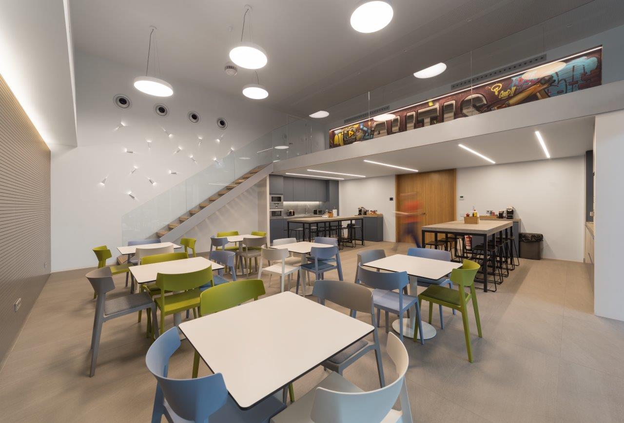 西班牙 AUTIS 公司总部，现代工业风室内设计-15