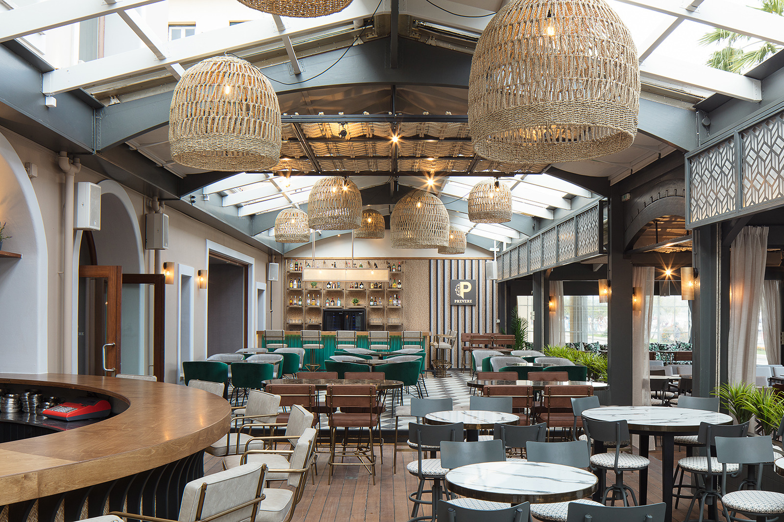 Prevere 咖啡吧 | 地中海风格的海岸线美景-1