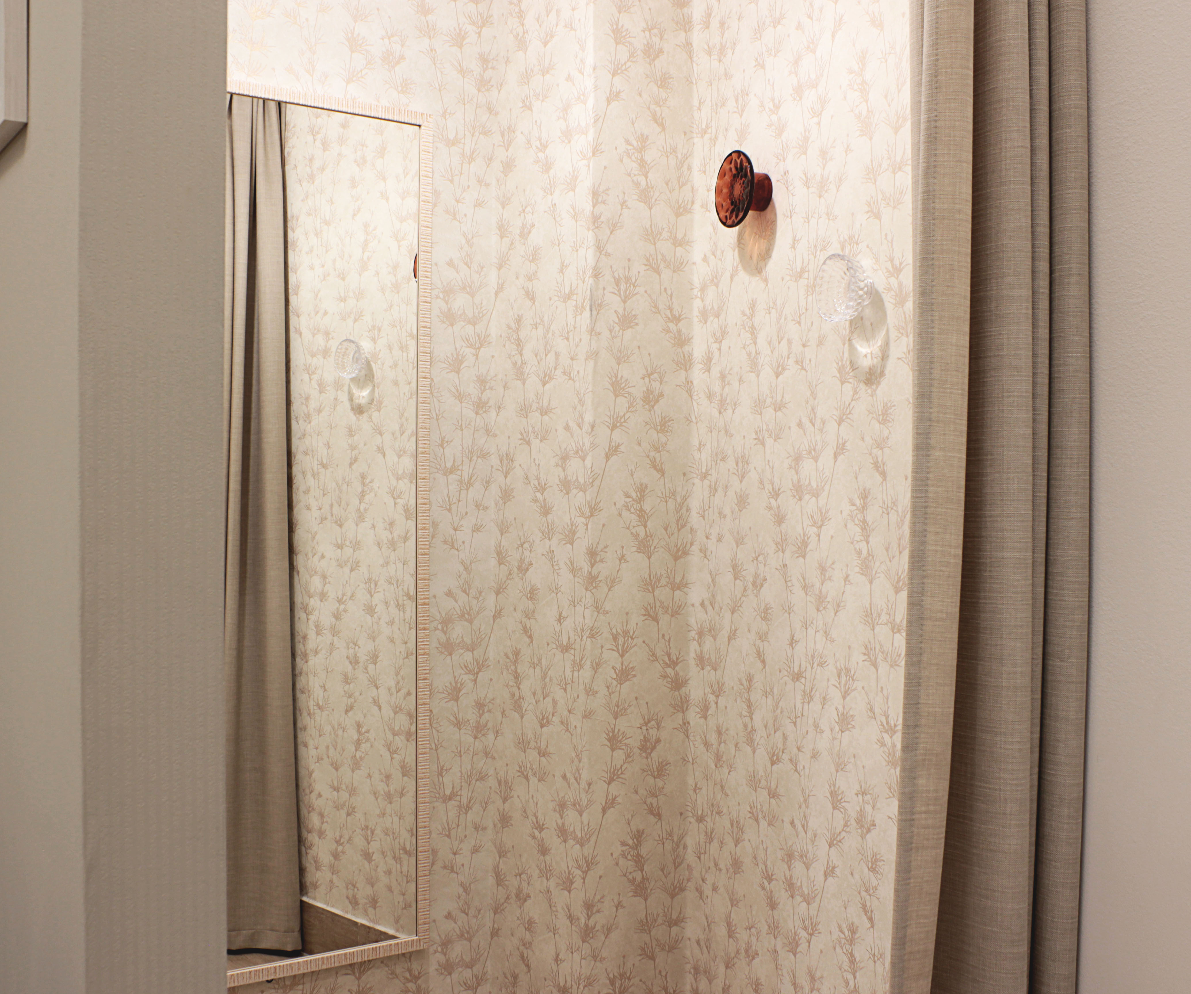 2017 年完成的 E.F.F.A 精品店室内设计案例-13