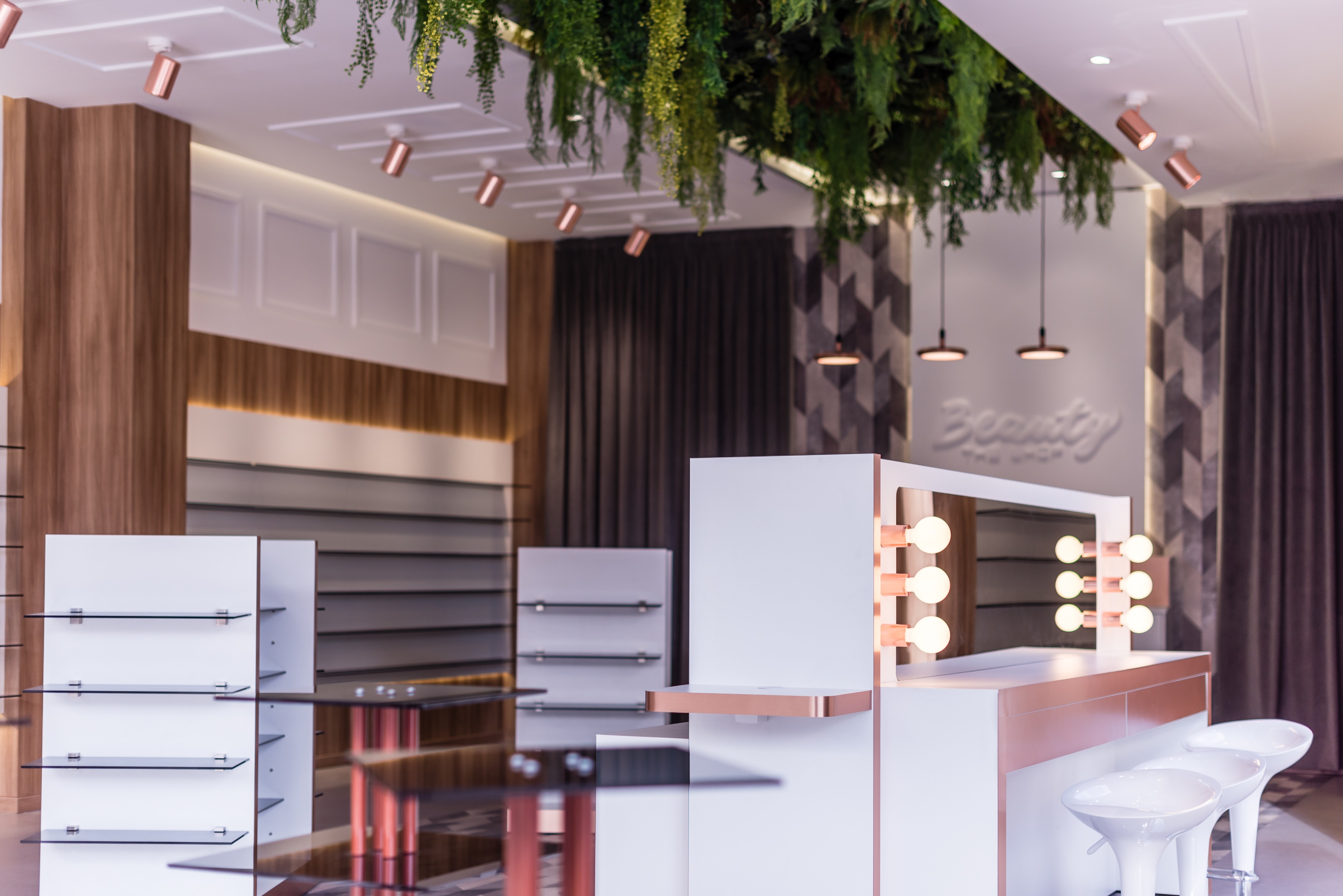 精致香氛护肤品店的永恒魅力-35