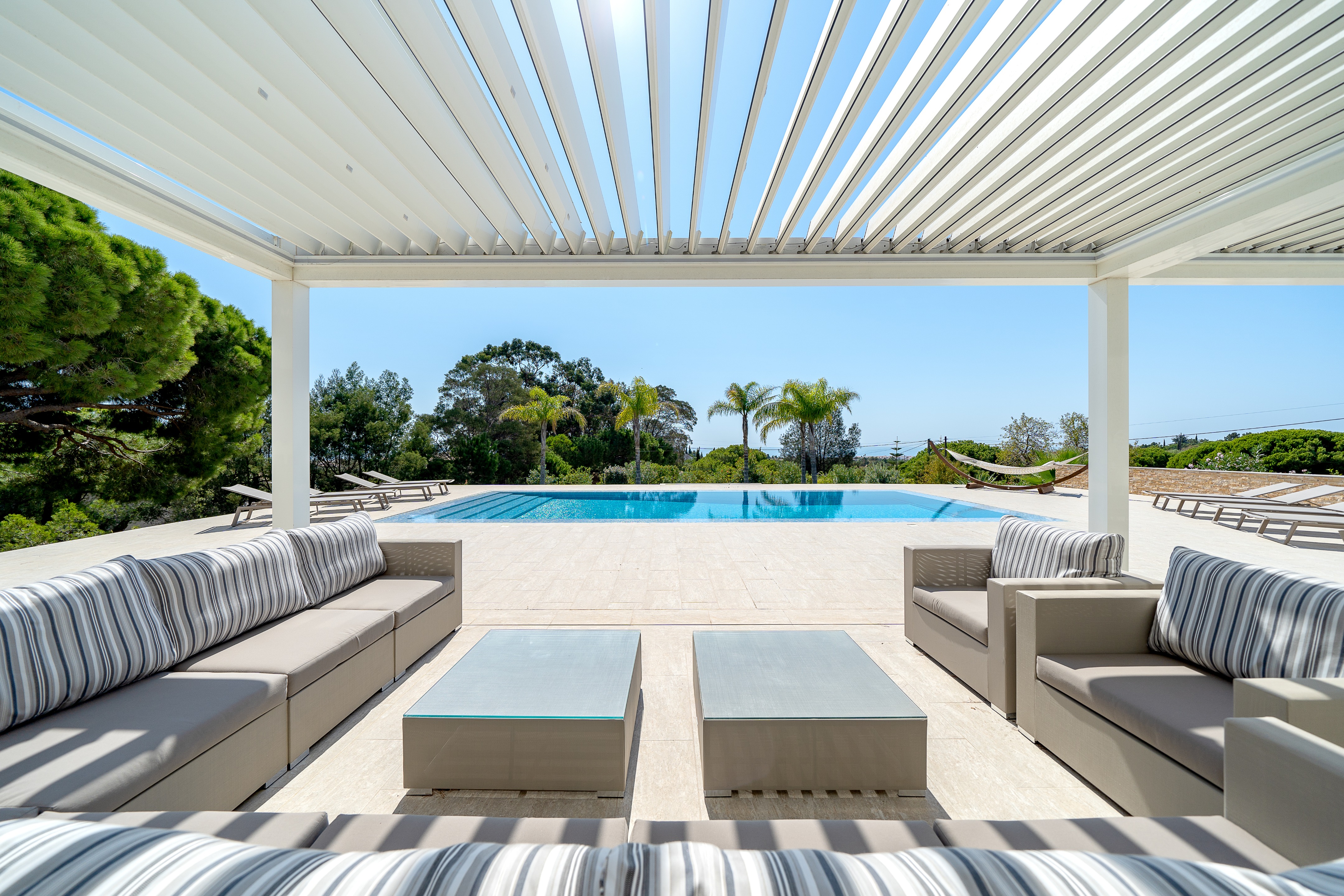 Simple Taste 团队打造的金色眼睛别墅室内设计-19