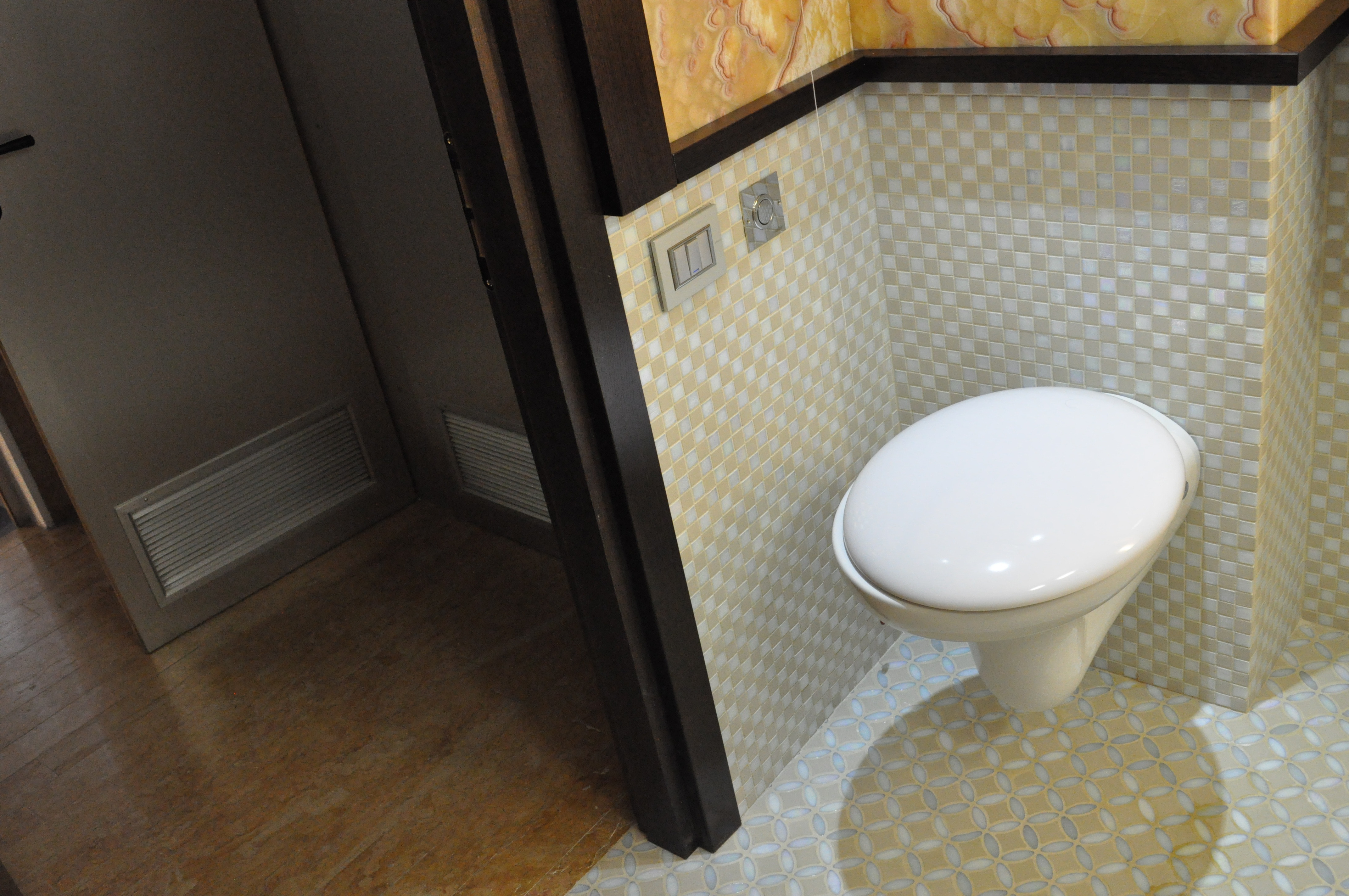 黑金剧院 | 拉文纳商业大厦室内设计-20