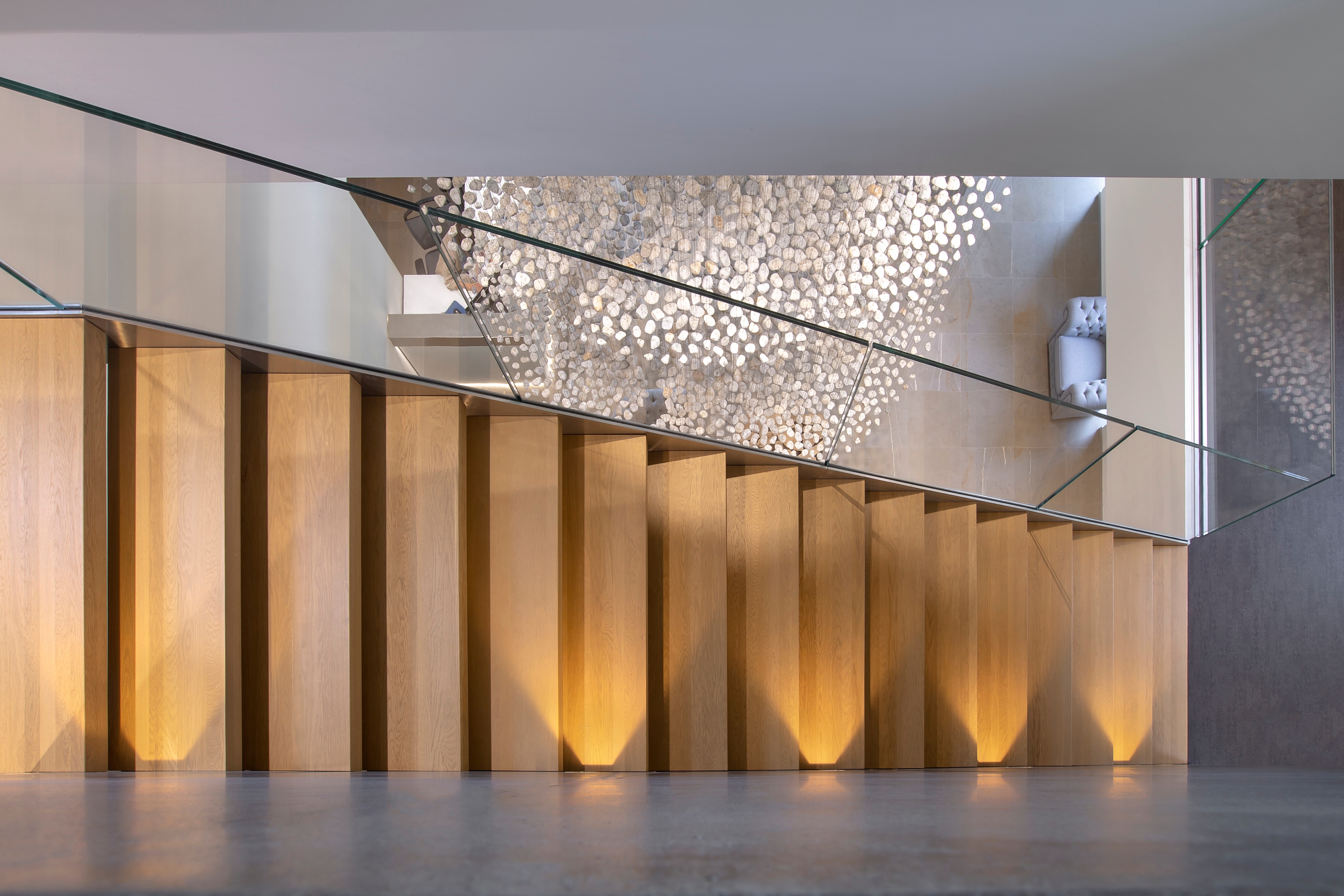 意大利品牌 Herno 总部个性楼梯设计-12