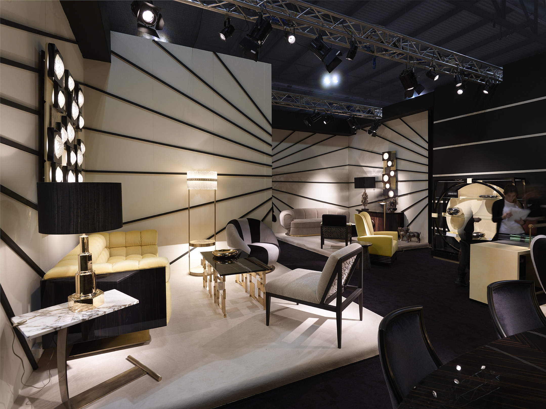 2015 年米兰家具展临时展位设计-17