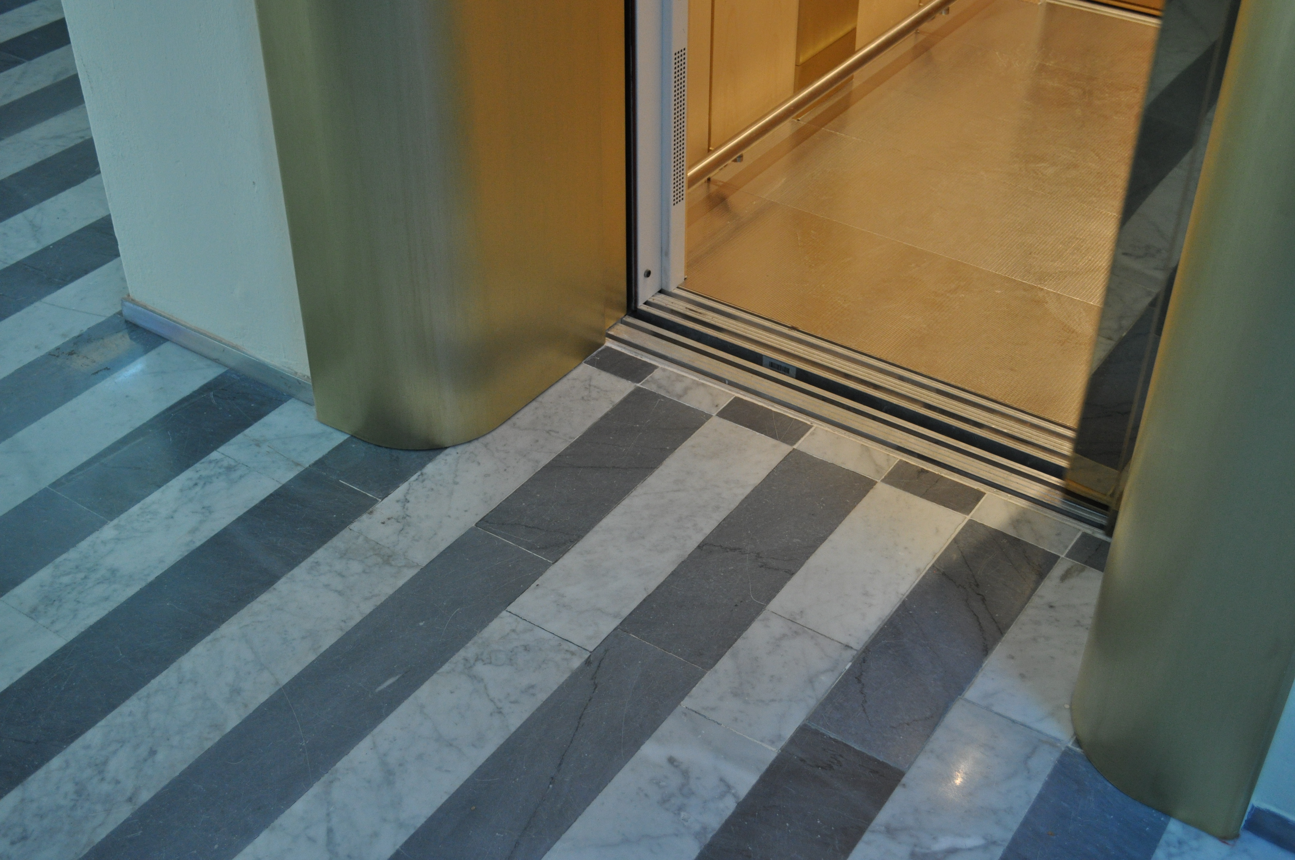 意大利 Ravenna 商业大厦室内设计案例解析-19