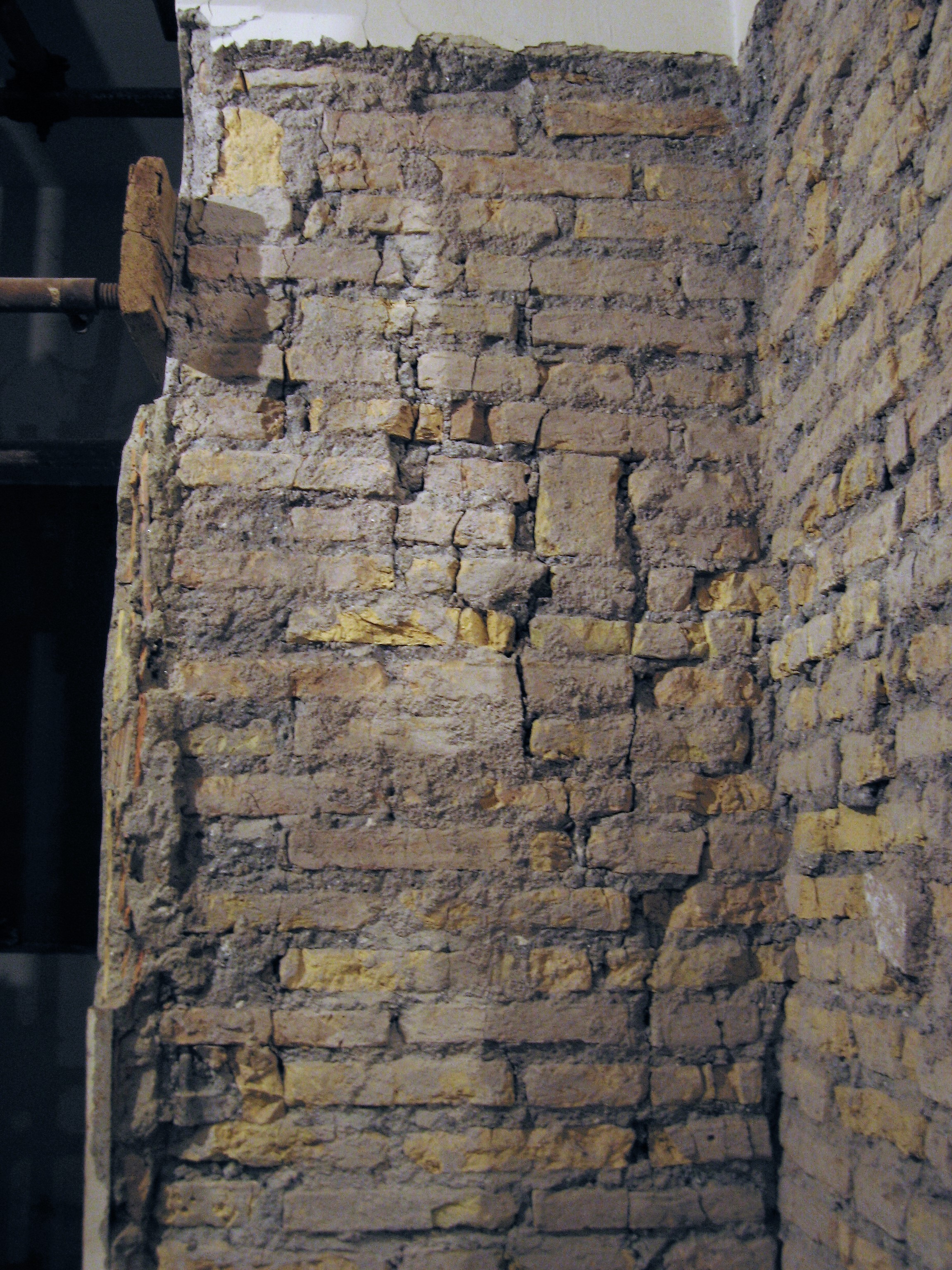 2007 年罗马历史建筑结构加固修复案例-113