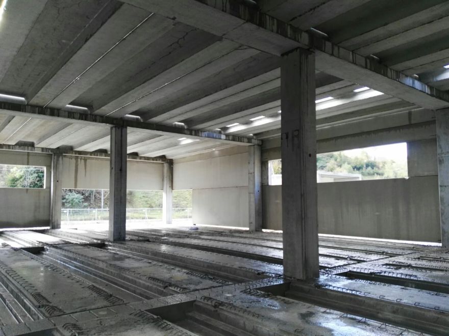 混凝土结构下的购物天堂 · Orly 区项目-12