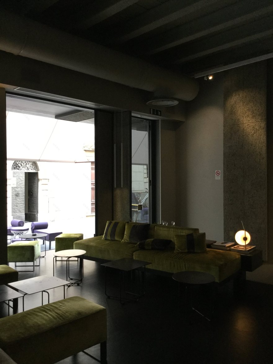 戏剧性光影下的美食舞台——2016 年完成的餐厅设计-21