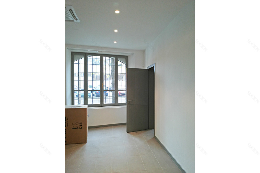 意大利佩萨罗废弃工厂改造办公室-15