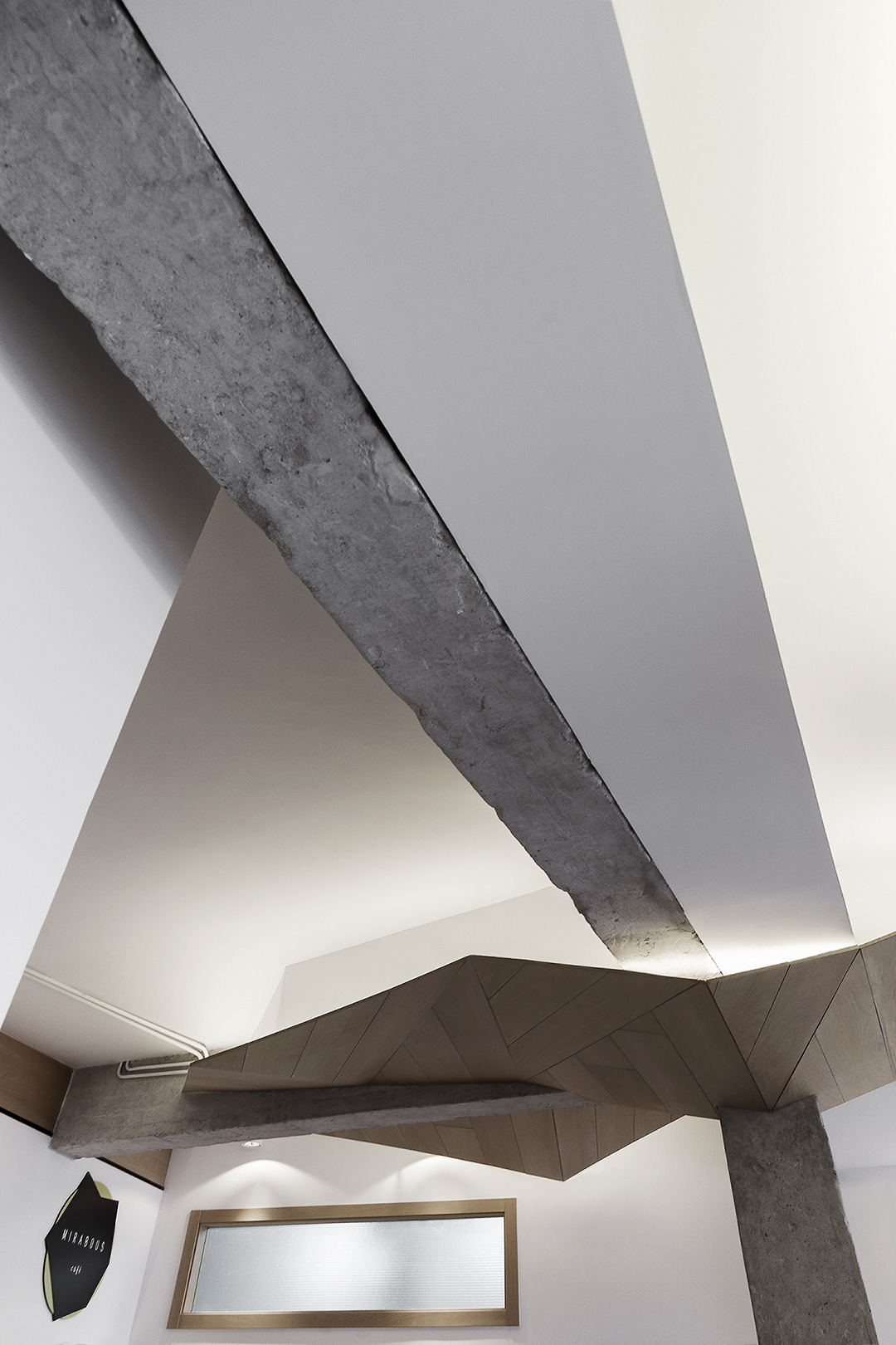 海景咖啡厅“Cafe Mirabous”的室内设计-6