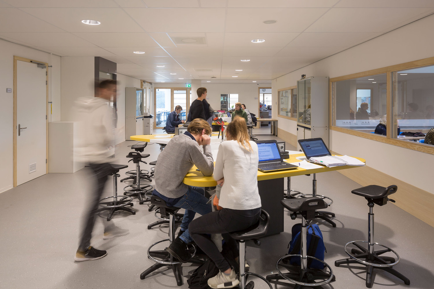 荷兰多霍恩彩色新校舍 | 自然、紧凑与可持续的教育产业-44