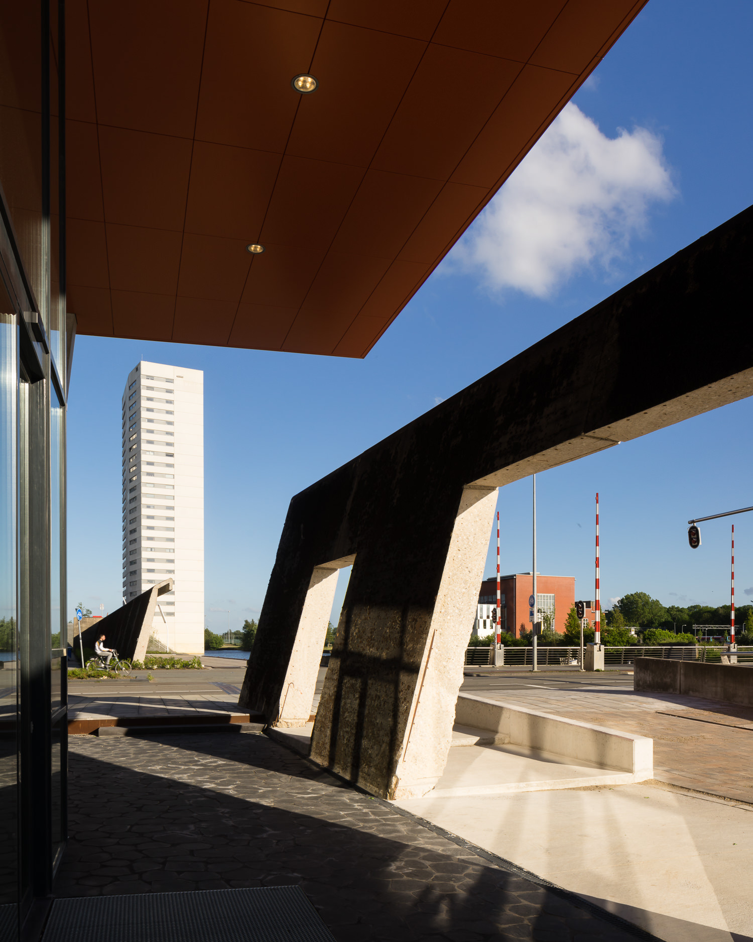 城市更新之作 | 公共空间与建筑的完美融合-4