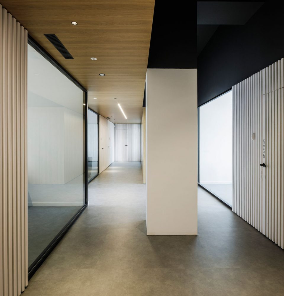 列伊达旧军事总部变身高颜值培训办公空间-9