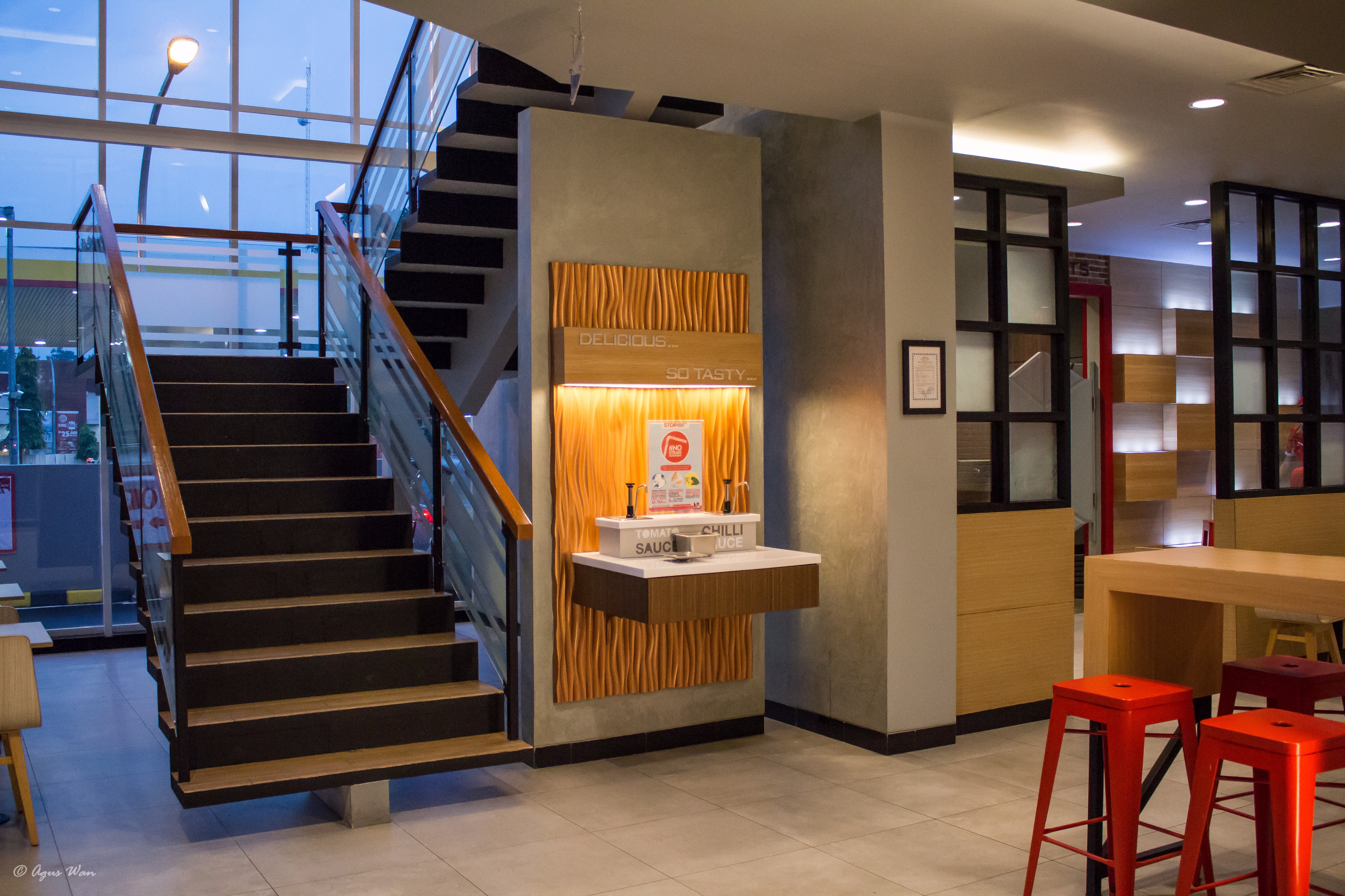 印尼 KFC 主题餐厅 | 现代简约设计典范-9