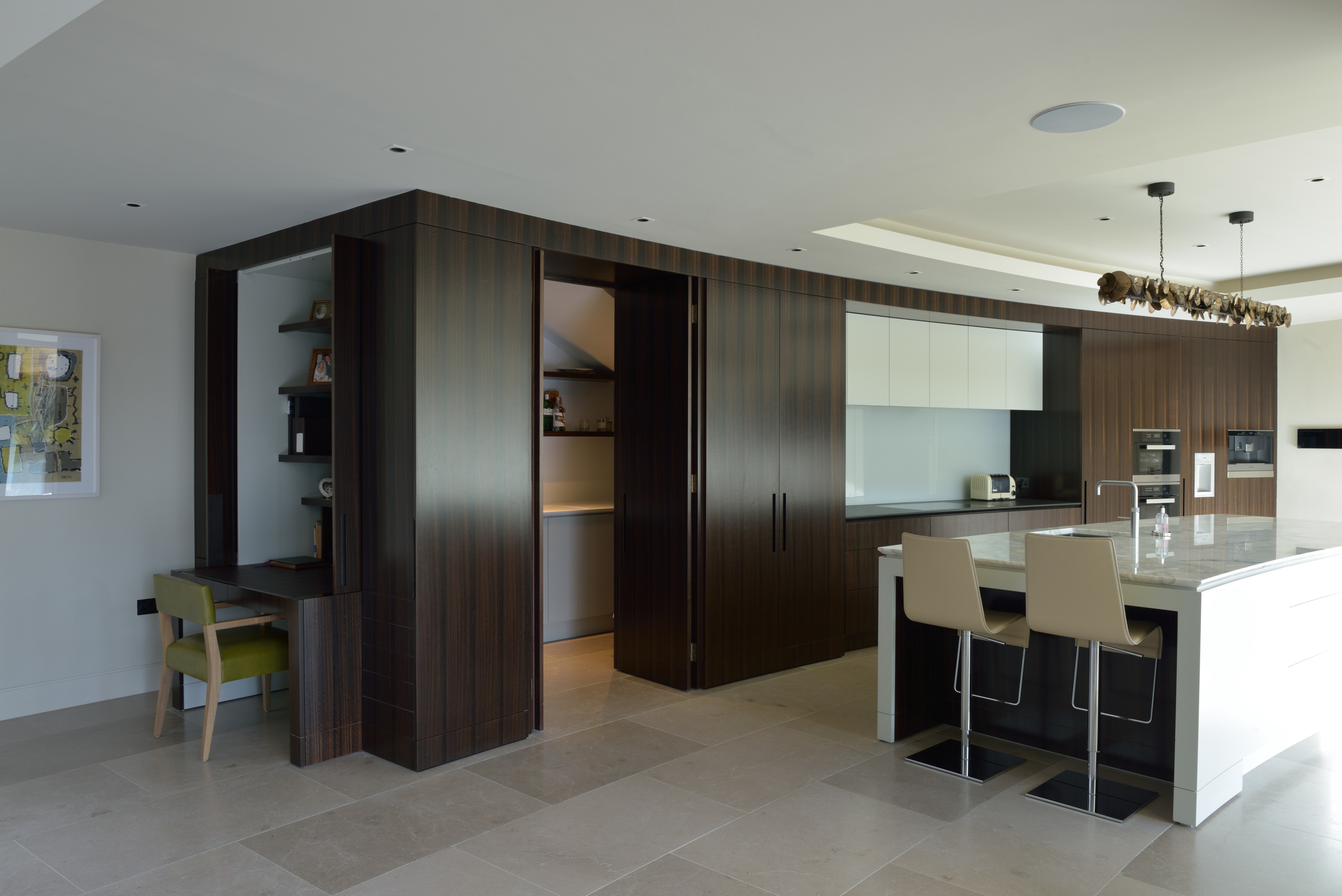 圆弧形定制厨房设计 | 弧形与功能的完美结合-11