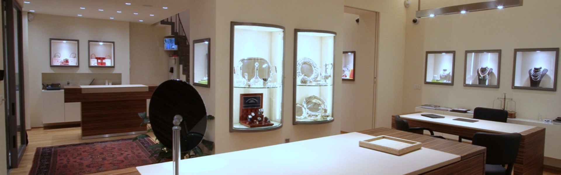 2011 年 Bernardi 珠宝店室内设计案例-15