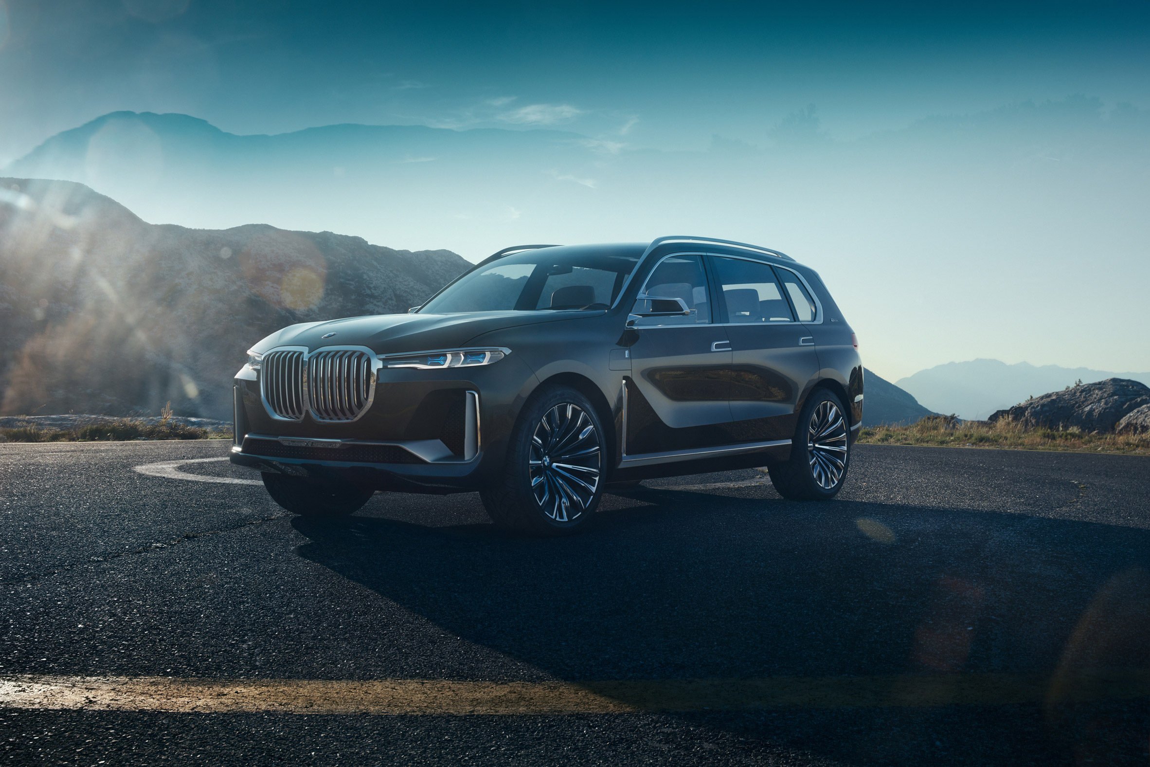 BMW unveils spacious X7 concept car as part of luxury vehicle range-3