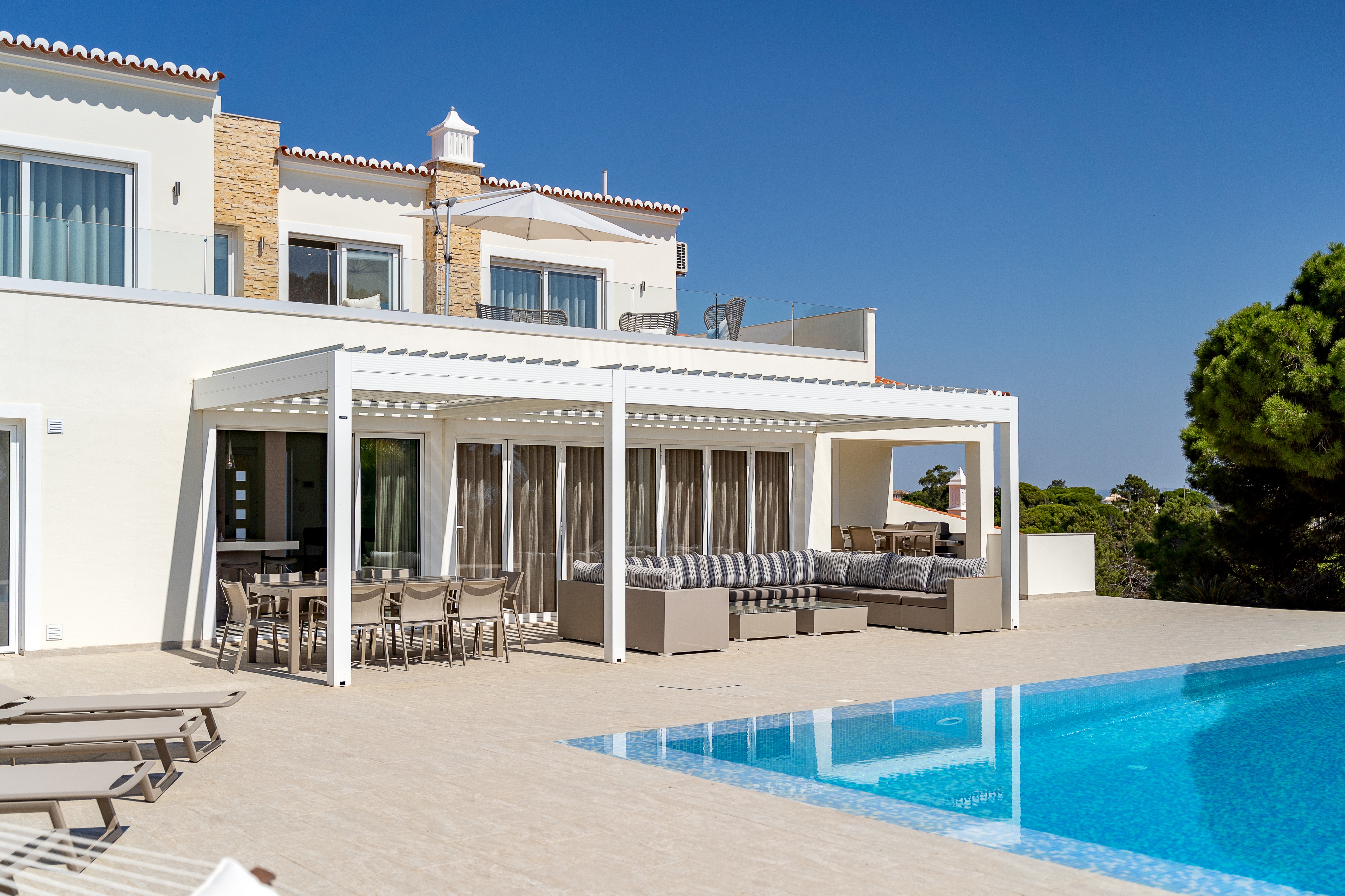 Simple Taste 团队打造的金色眼睛别墅室内设计-24