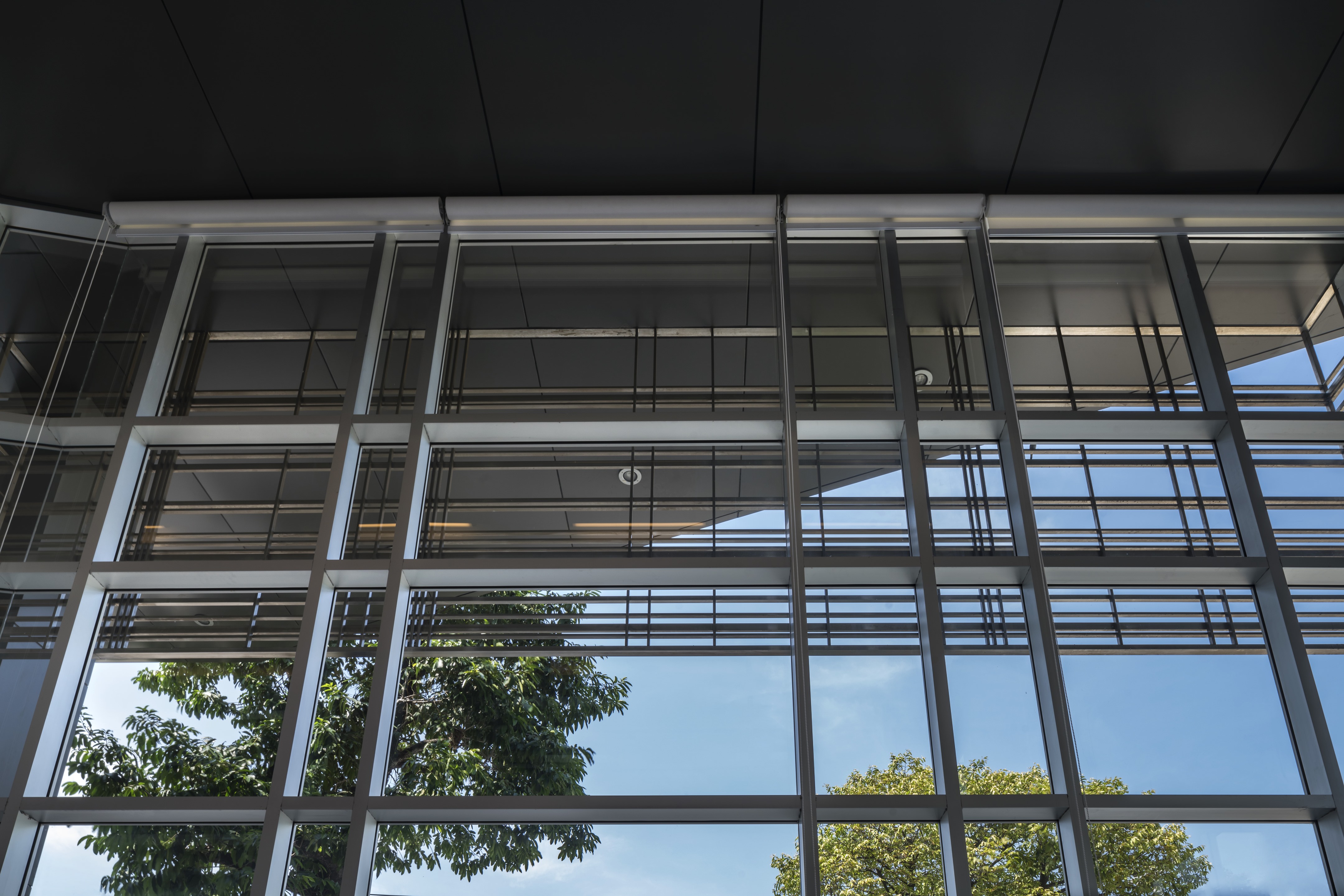 泰国曼谷 Pathumthani 金店 | 红金相映,现代与传统的完美融合-23