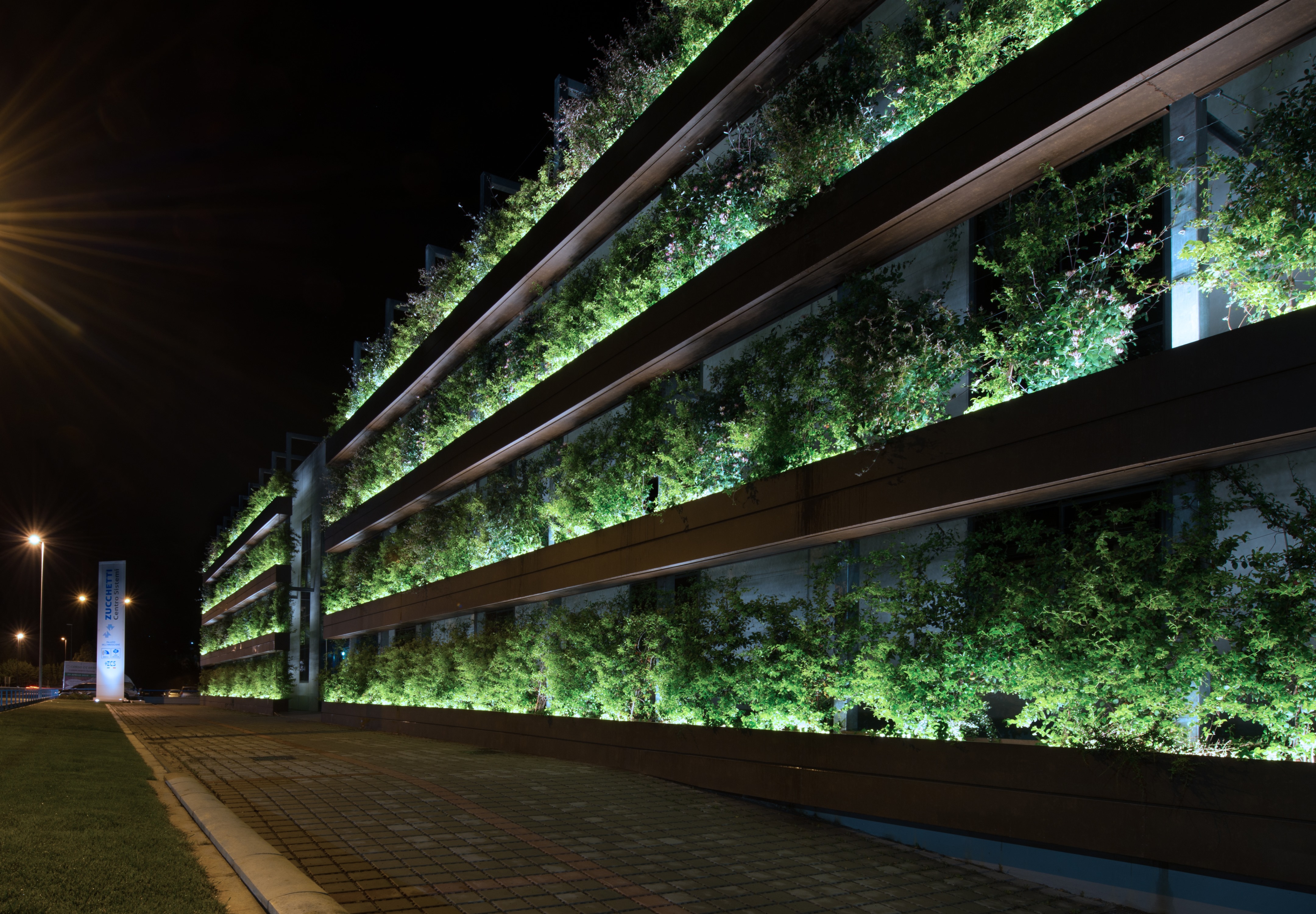 2018 年完成的意大利新总部办公楼设计-2